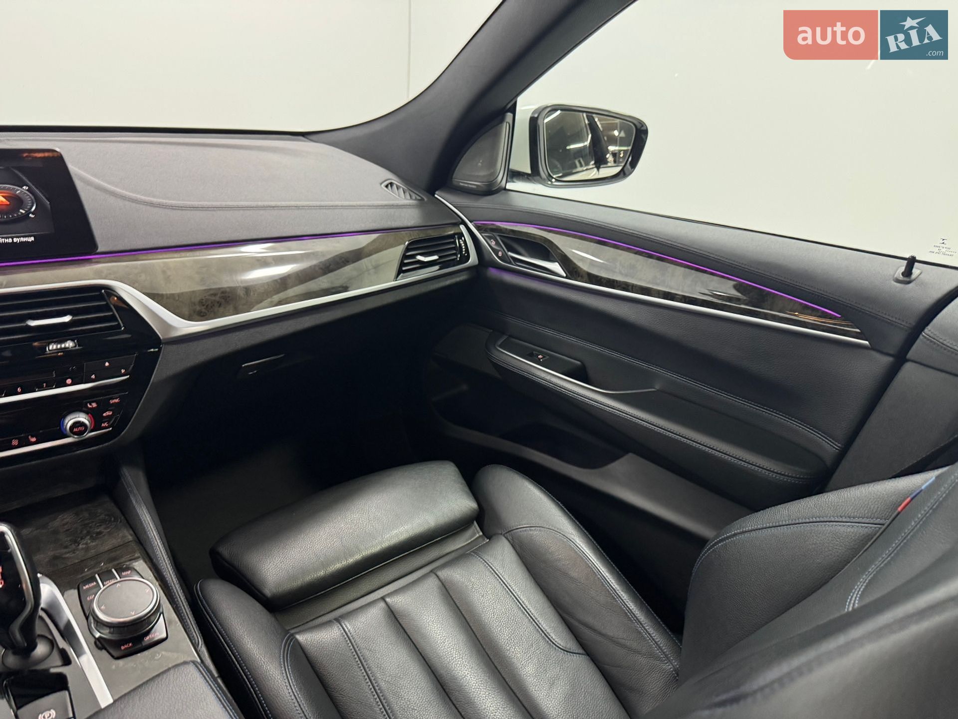 BMW 6 Series GT 2018 VIN WBAJV6C52JBK07072 фото оголошення 48 з 64
