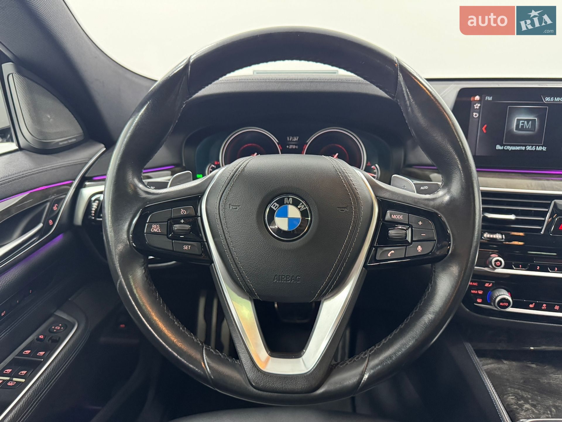 BMW 6 Series GT 2018 VIN WBAJV6C52JBK07072 фото оголошення 50 з 64