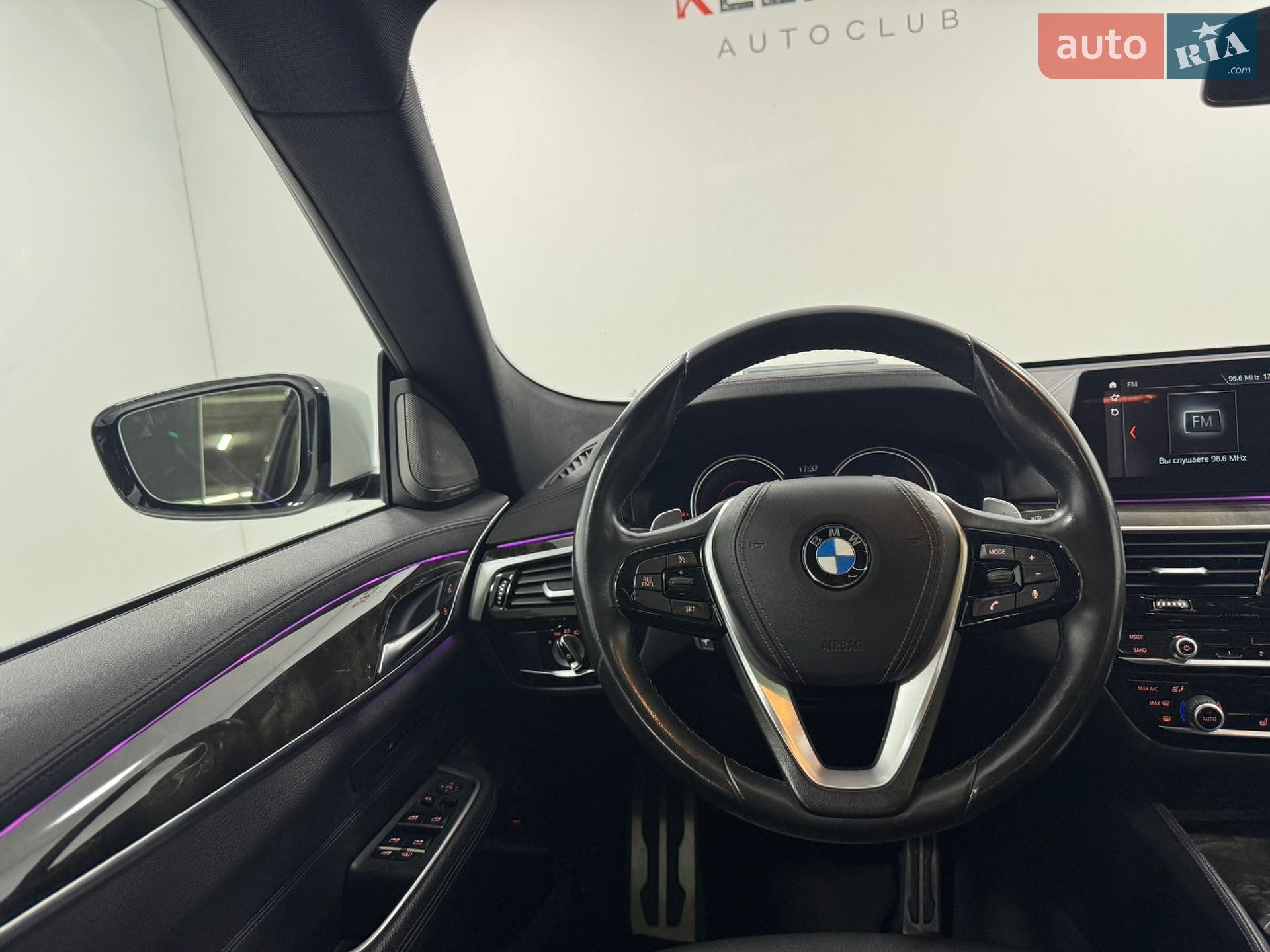 BMW 6 Series GT 2018 VIN WBAJV6C52JBK07072 фото оголошення 55 з 64