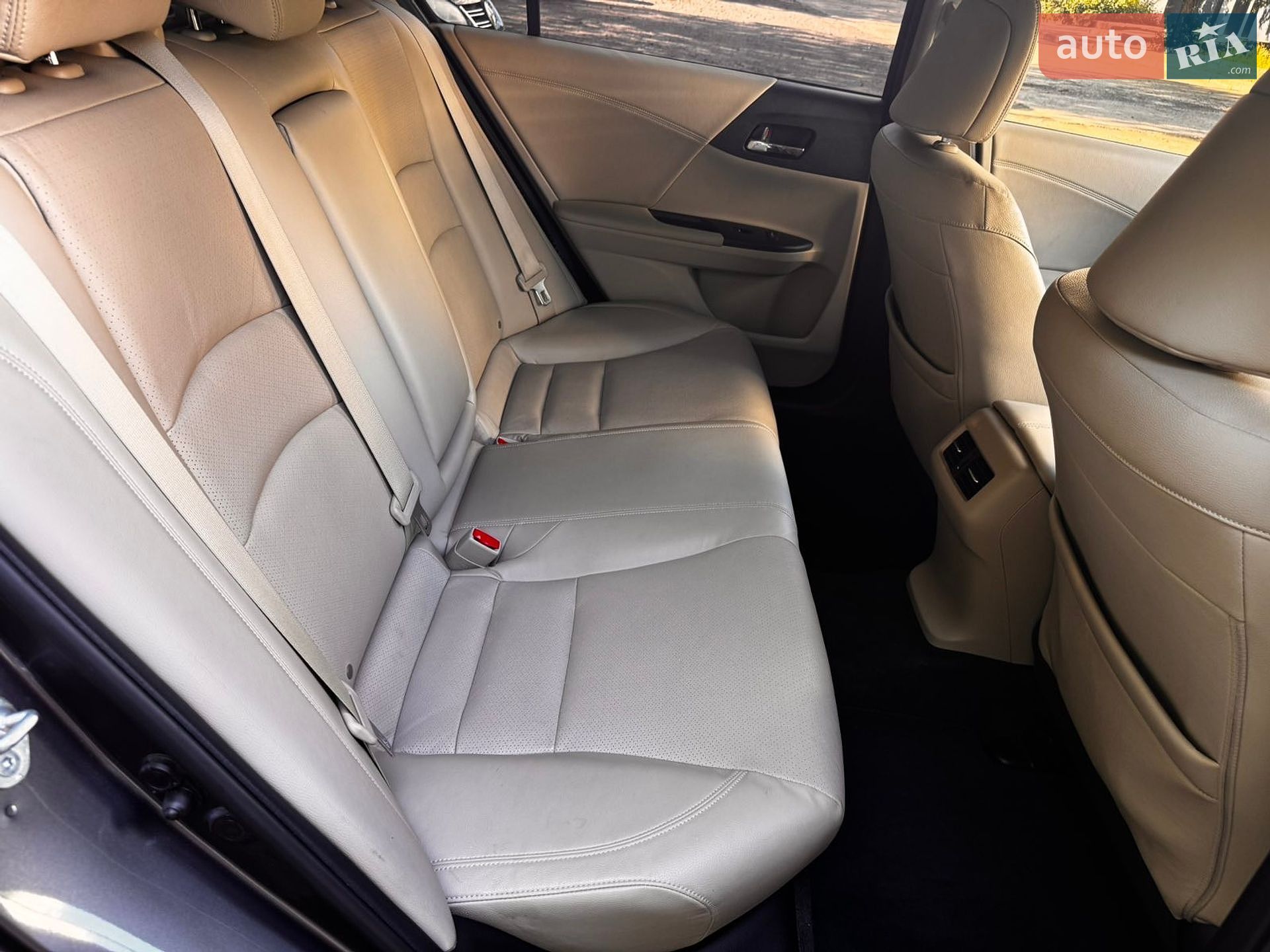 Honda Accord 2016 VIN JHMCR6F71HC013567 фото оголошення 15 з 18