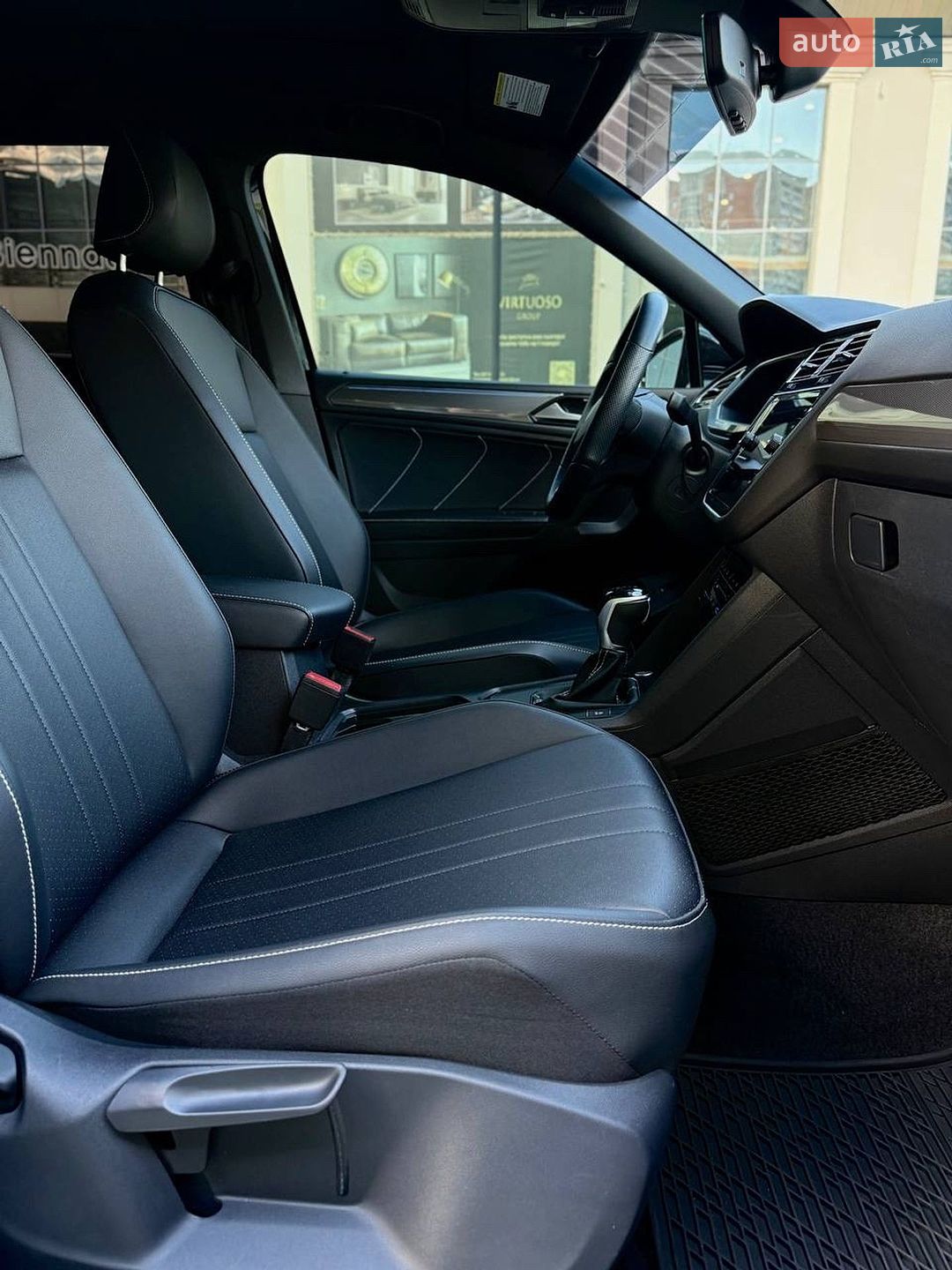 Volkswagen Tiguan 2024 VIN 3VVCB7AX8RM213205 фото оголошення 32 з 41