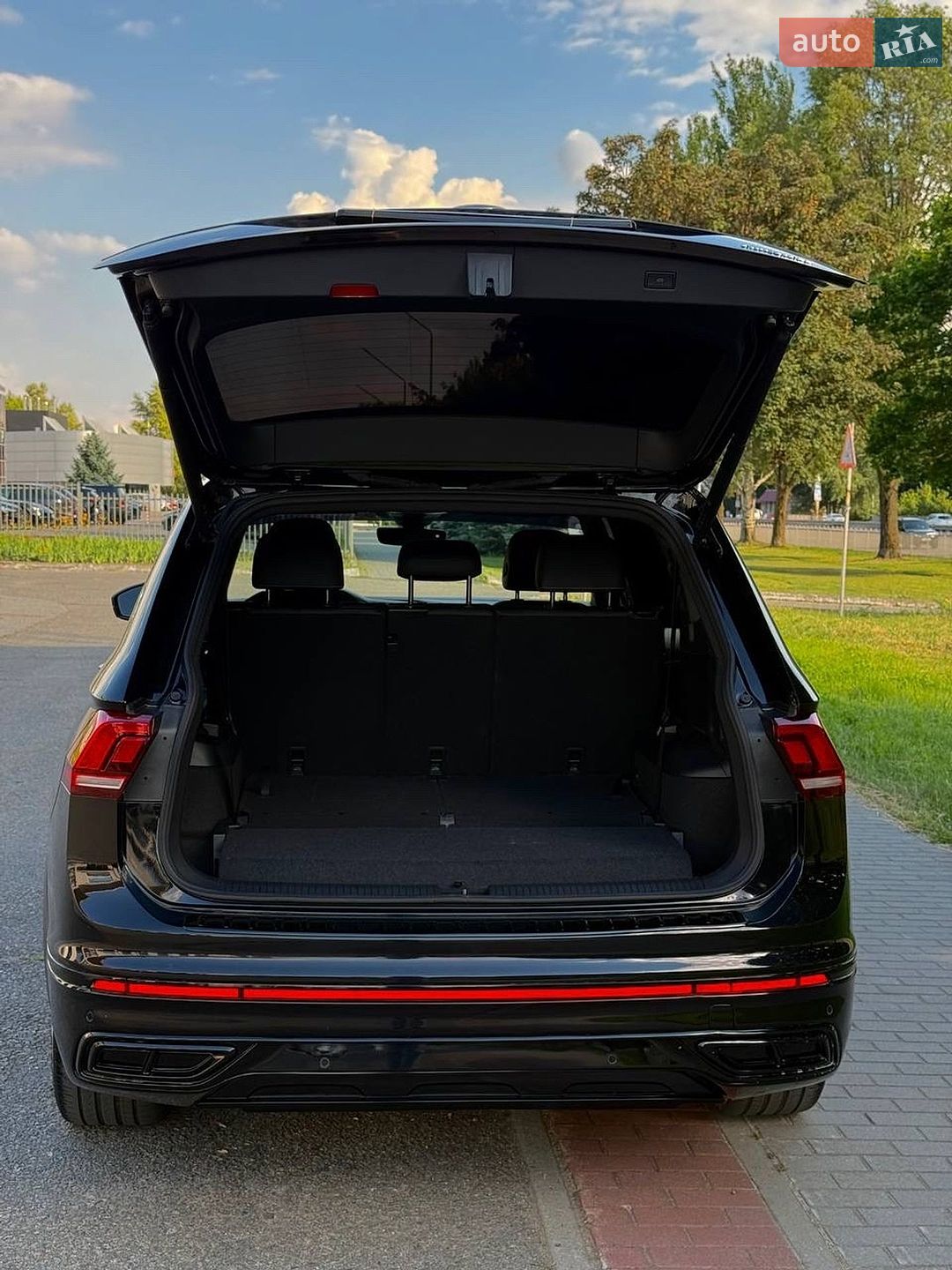 Volkswagen Tiguan 2024 VIN 3VVCB7AX8RM213205 фото оголошення 37 з 41