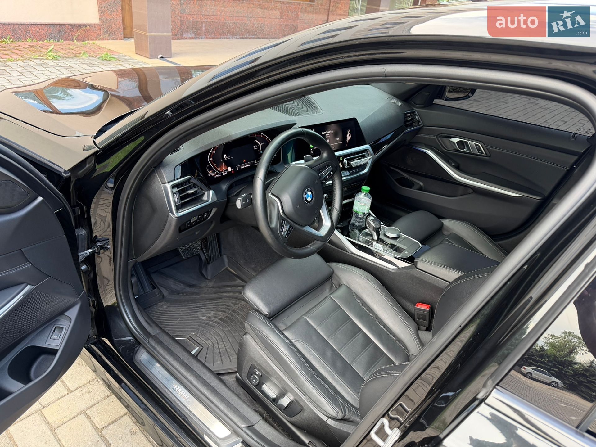 BMW 3 Series 2019 VIN WBA5R7C56KAJ84558 фото оголошення 8 з 18