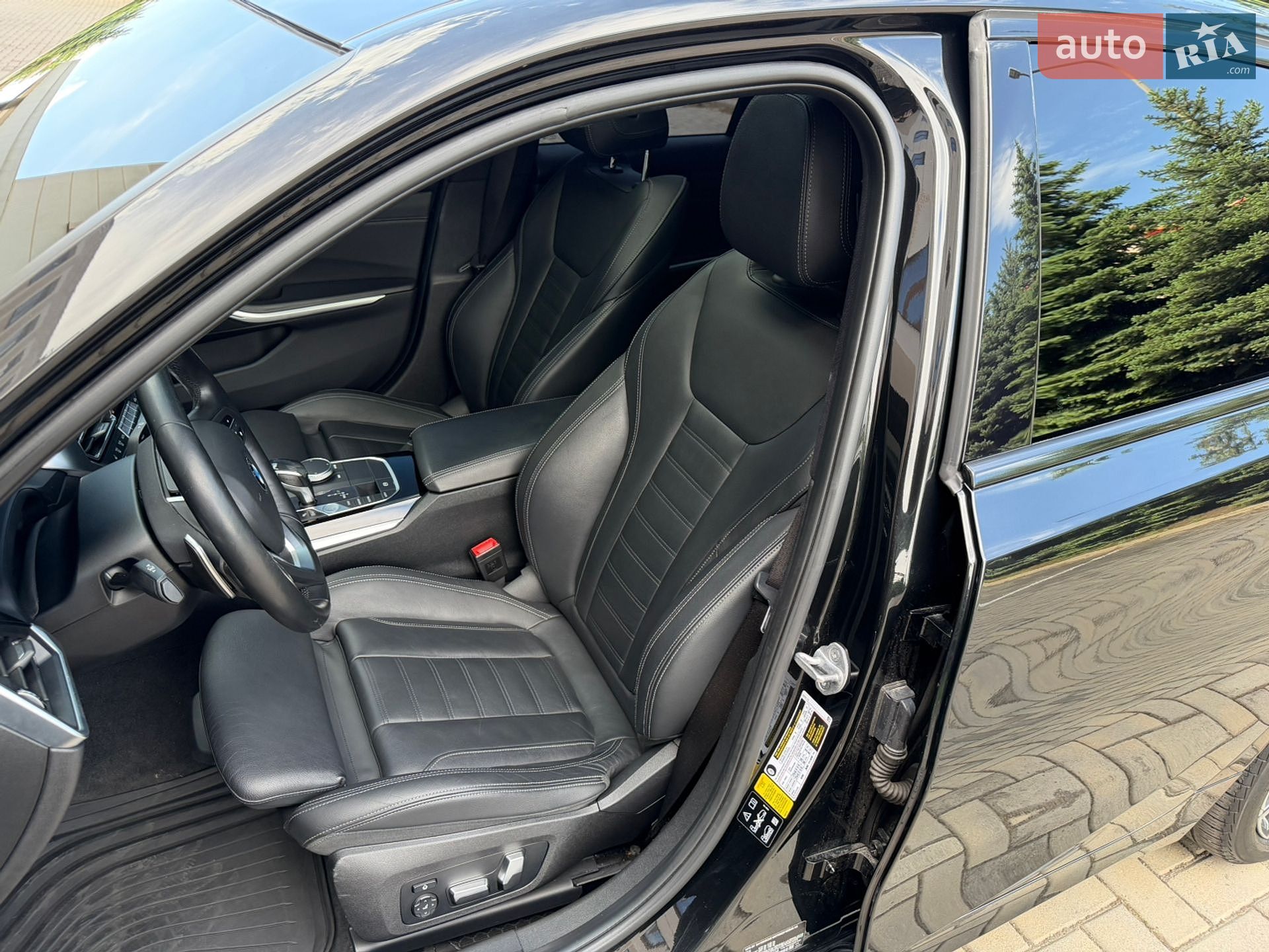 BMW 3 Series 2019 VIN WBA5R7C56KAJ84558 фото оголошення 9 з 18