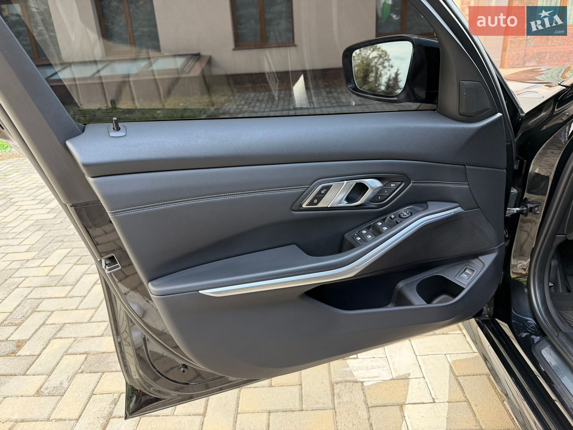 BMW 3 Series 2019 VIN WBA5R7C56KAJ84558 фото оголошення 13 з 18