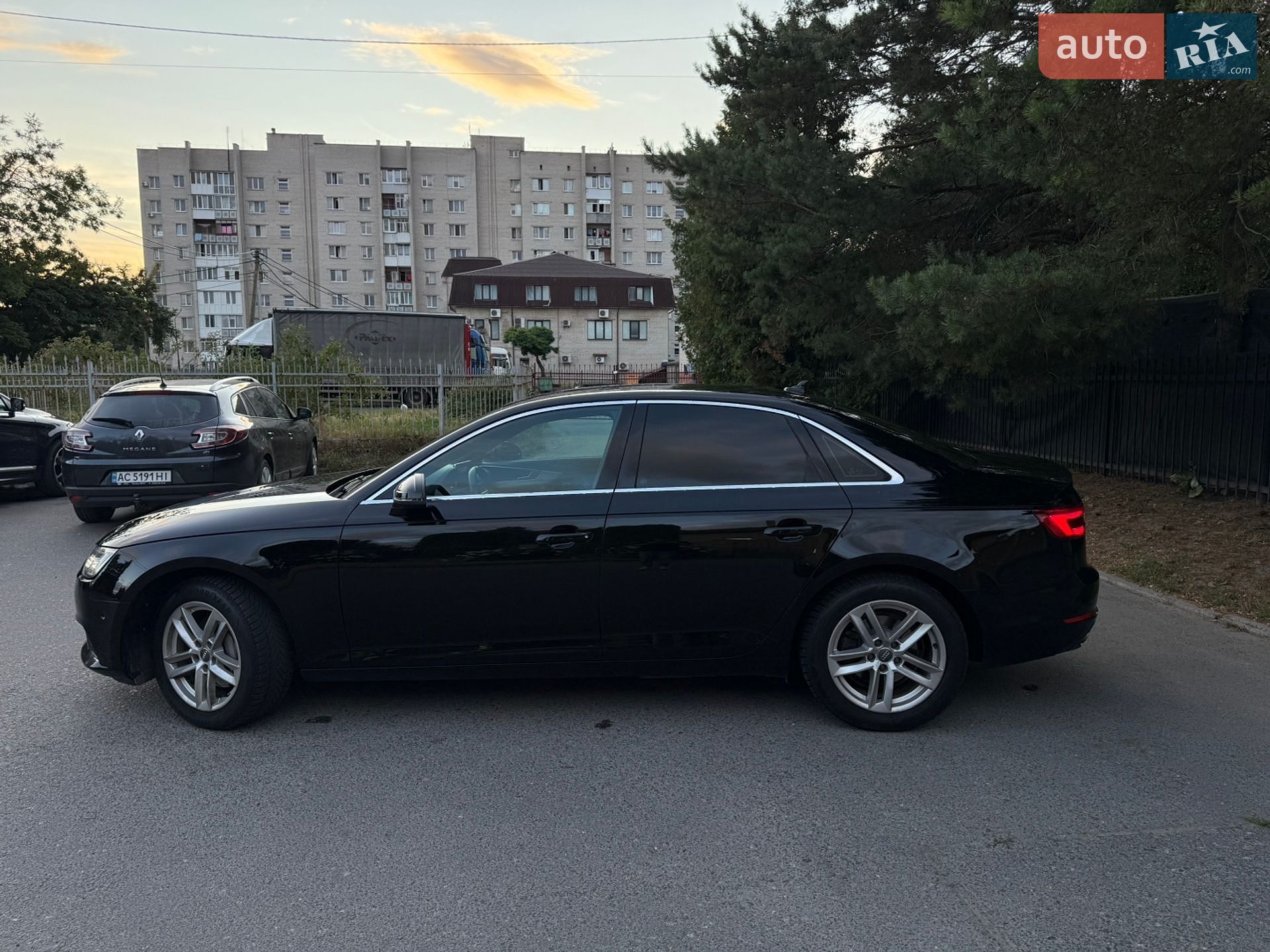 Audi A4 2016 VIN WAUZZZF46GN002499 фото оголошення 15 з 52