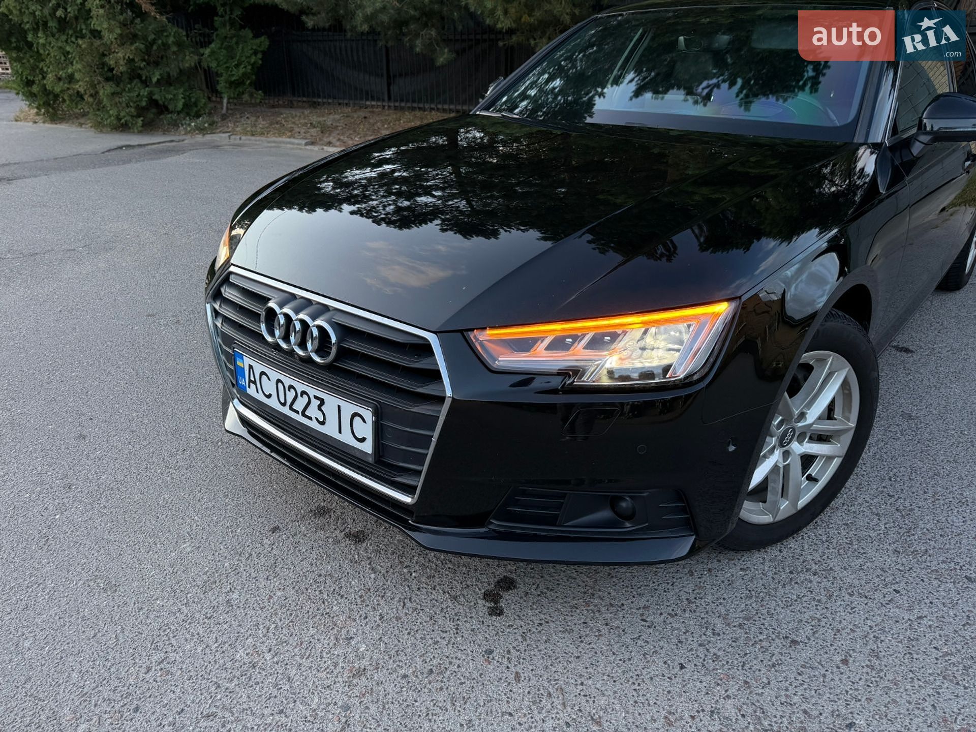 Audi A4 2016 VIN WAUZZZF46GN002499 фото оголошення 18 з 52