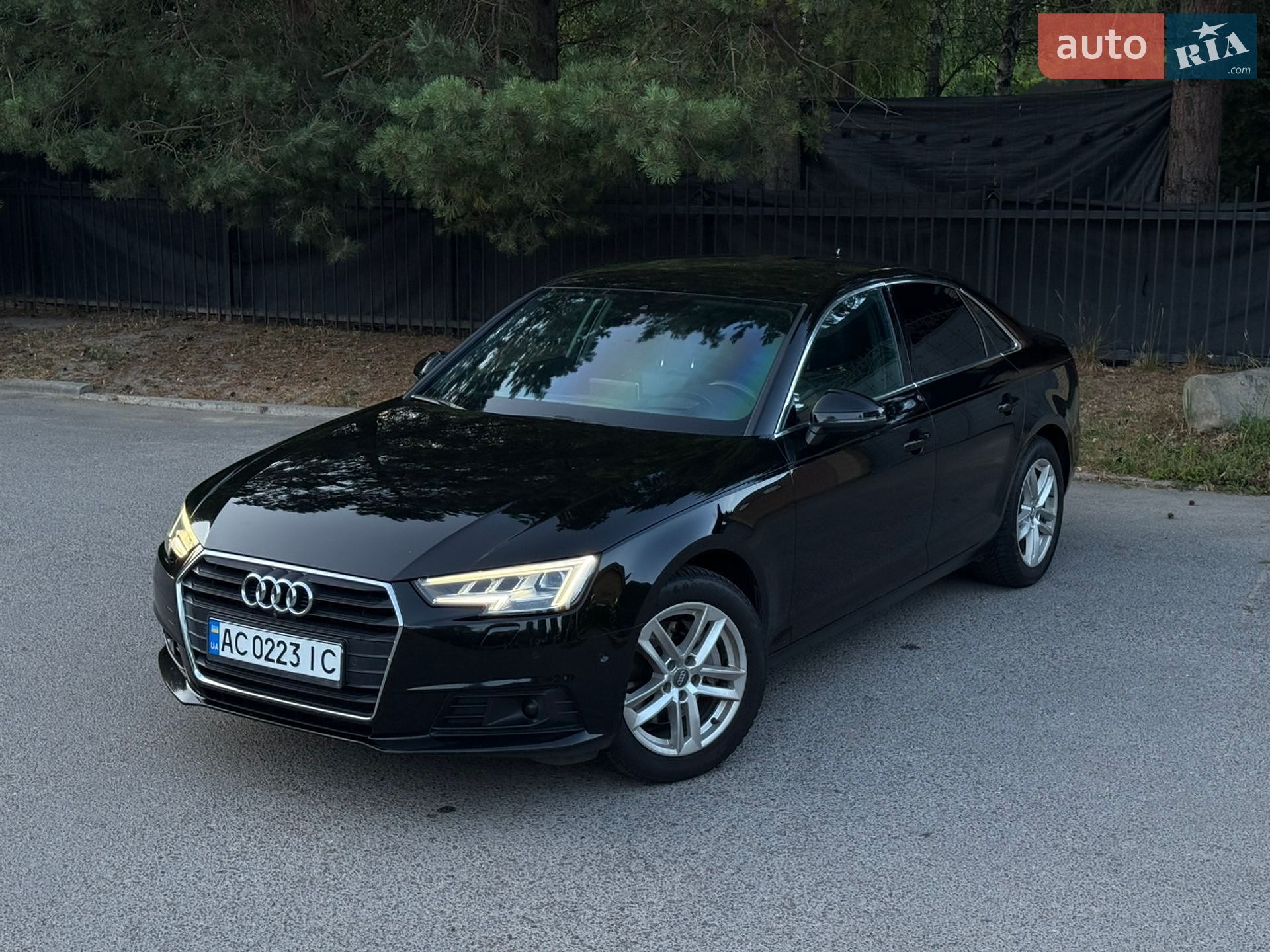 Audi A4 2016 VIN WAUZZZF46GN002499 фото оголошення 38 з 52