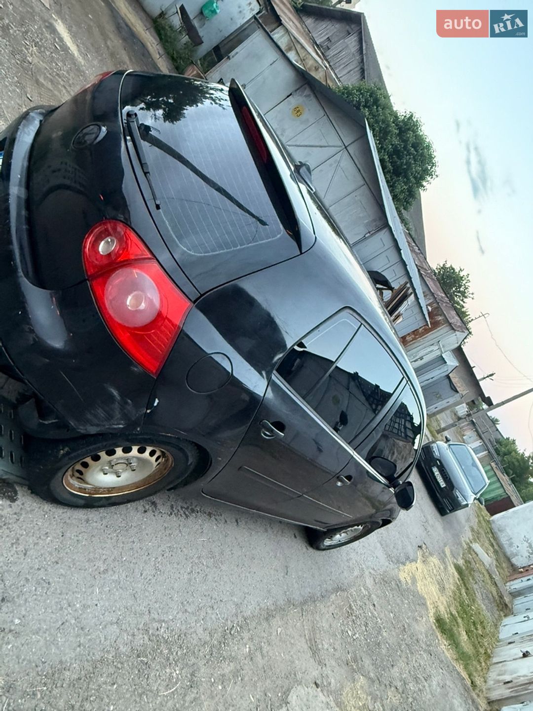 Volkswagen Golf 2004 VIN WVWZZZ1KZ5B076170 фото оголошення 2 з 5