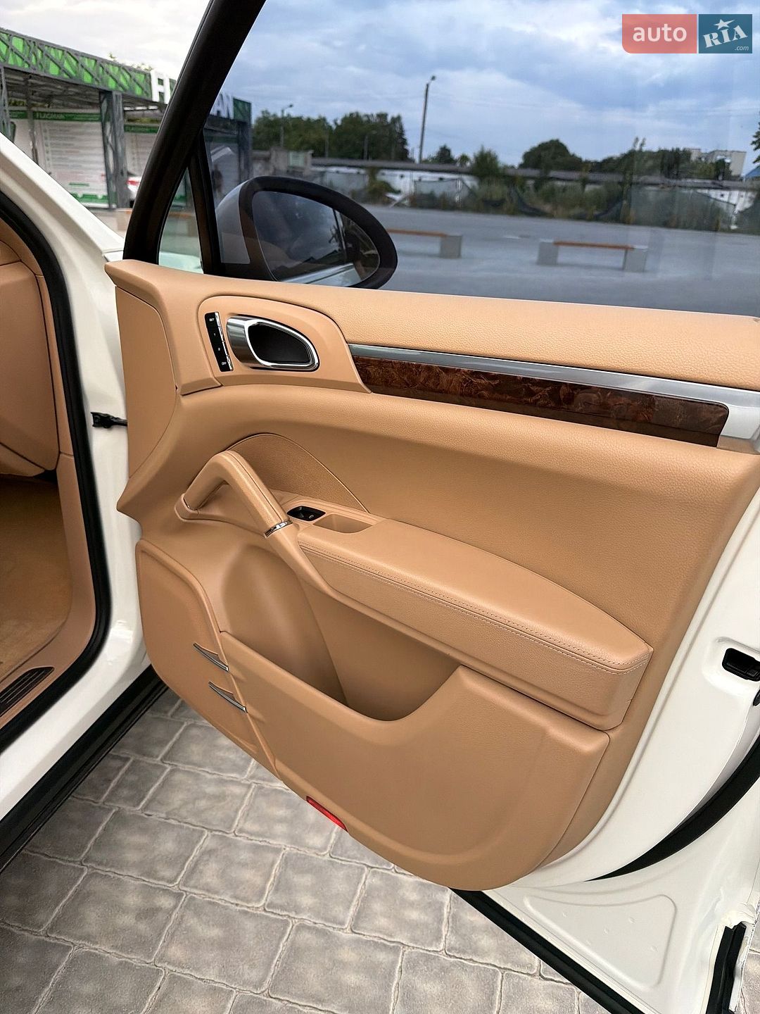 Porsche Cayenne 2011 VIN WP1ZZZ92ZBLA00187 фото оголошення 14 з 28