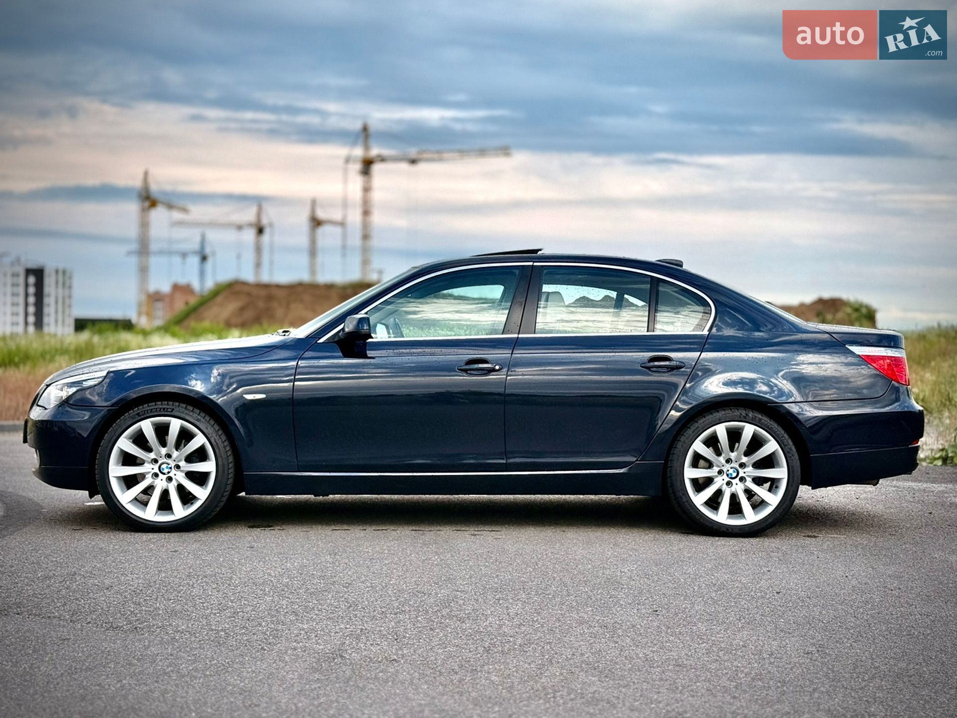 BMW 5 Series 2009 VIN WBANV9C50AC139495 фото оголошення 3 з 36