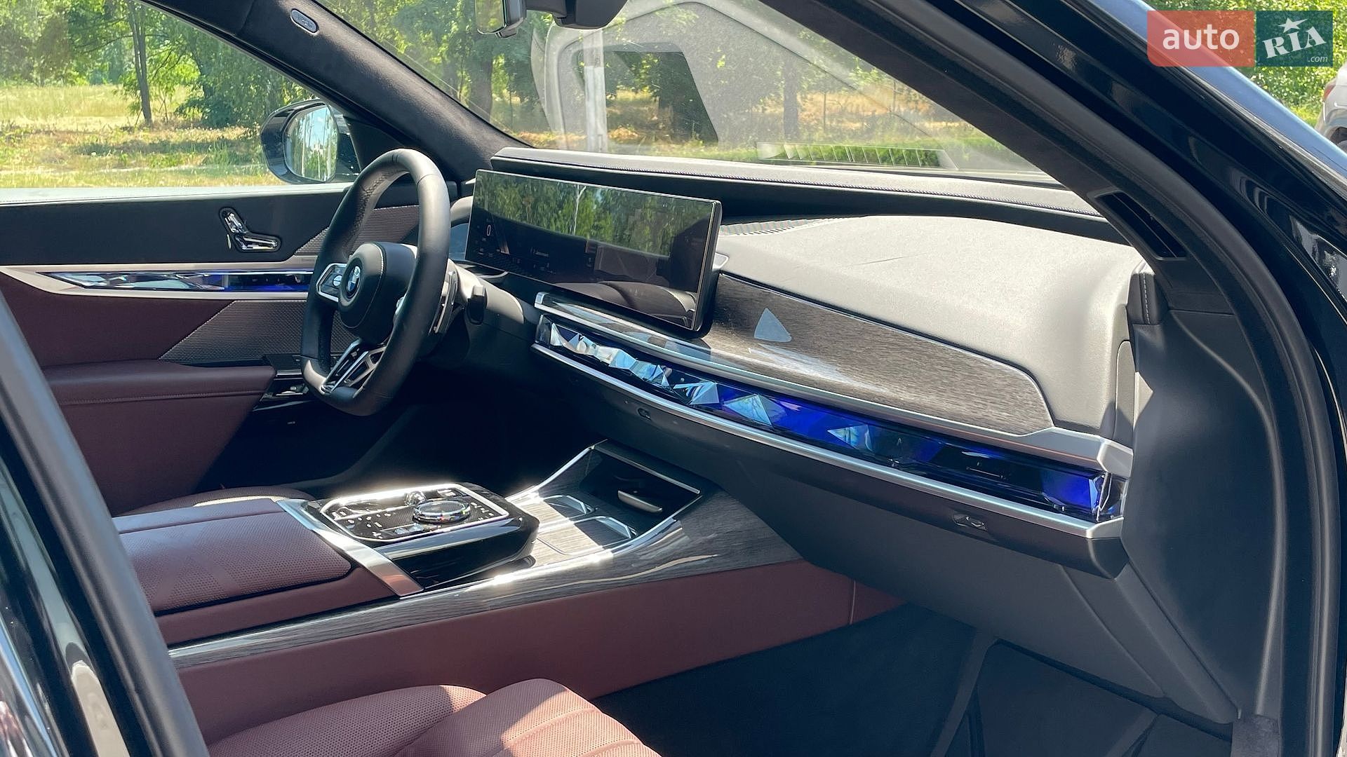 BMW 7 Series 2025 VIN WBA21EJ0X0CV76496 фото оголошення 11 з 35