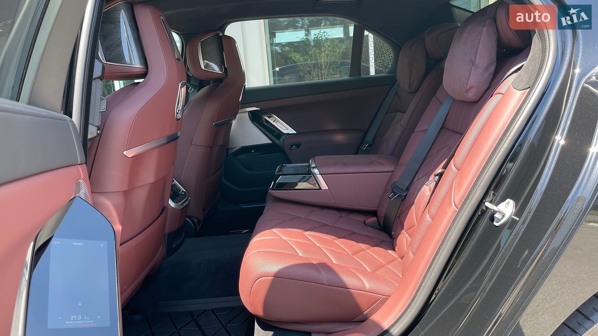 BMW 7 Series 2025 VIN WBA21EJ0X0CV76496 фото оголошення 19 з 35