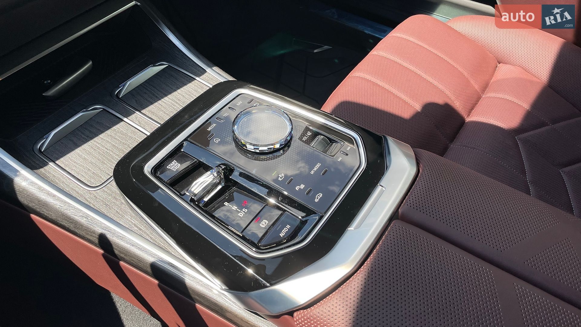 BMW 7 Series 2025 VIN WBA21EJ0X0CV76496 фото оголошення 27 з 35