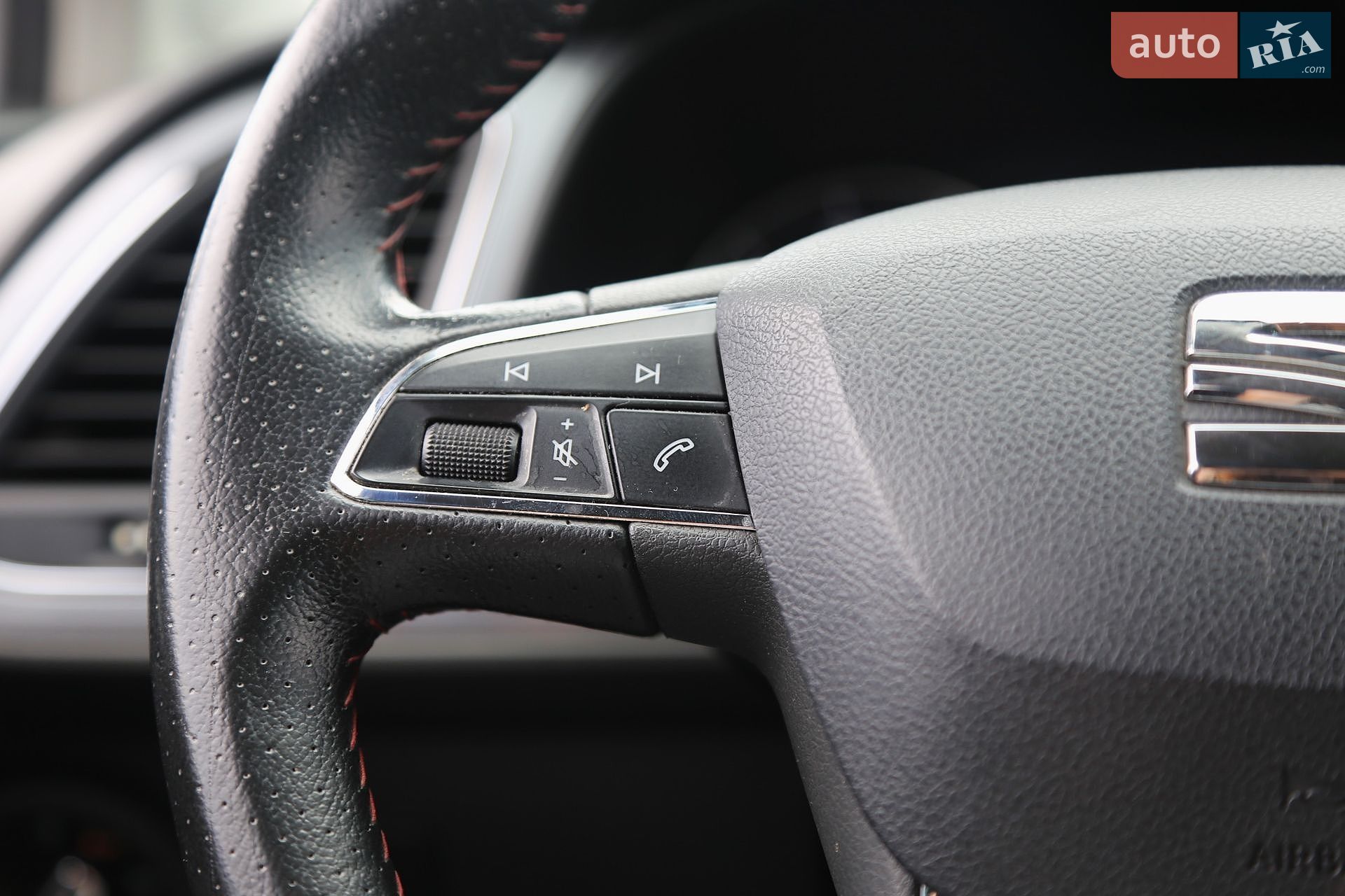 SEAT Leon 2015 VIN VSSZZZ5FZFR102326 фото оголошення 17 з 25