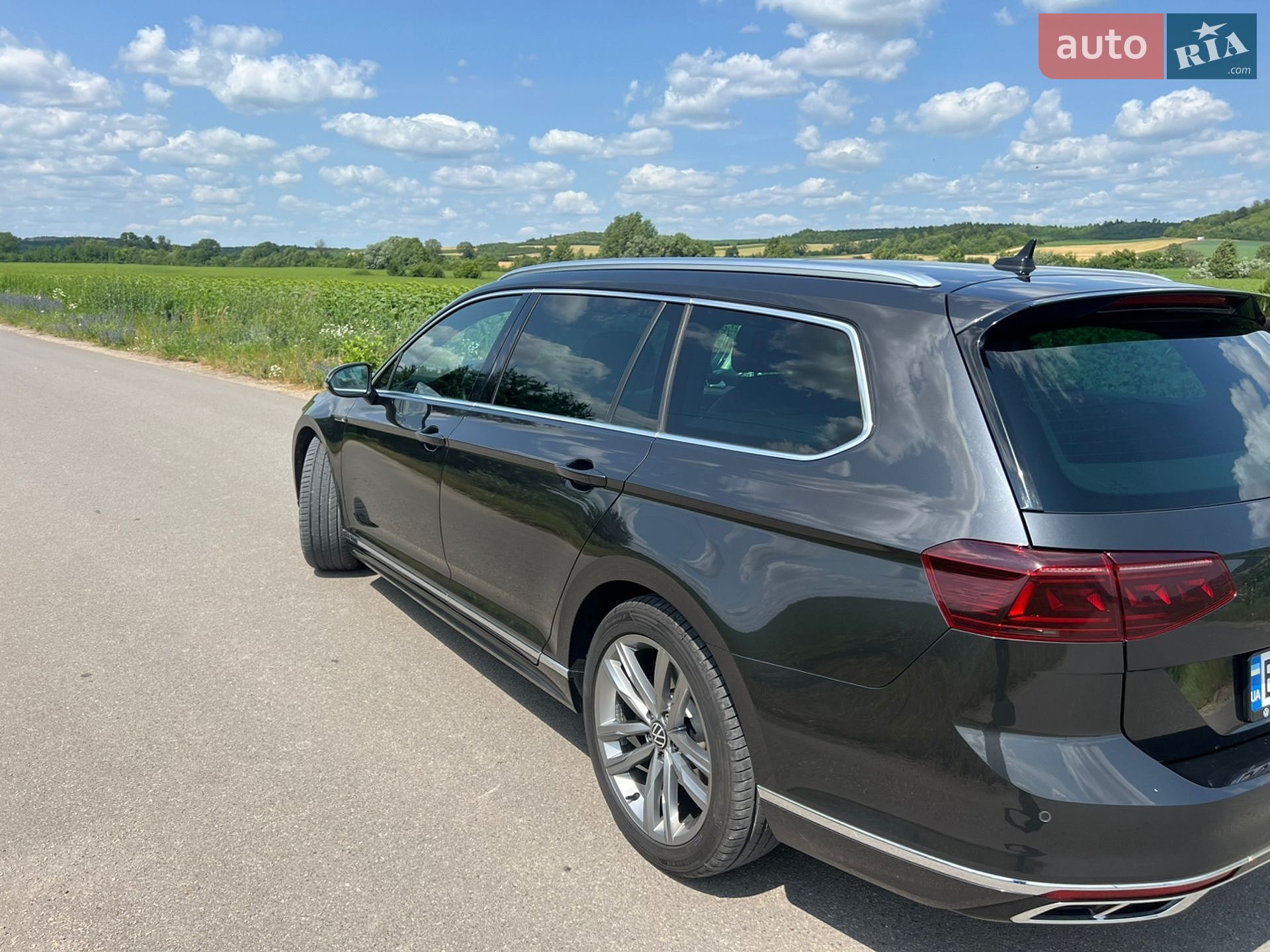 Volkswagen Passat 2021 VIN WVWZZZ3CZME096823 фото оголошення 4 з 51