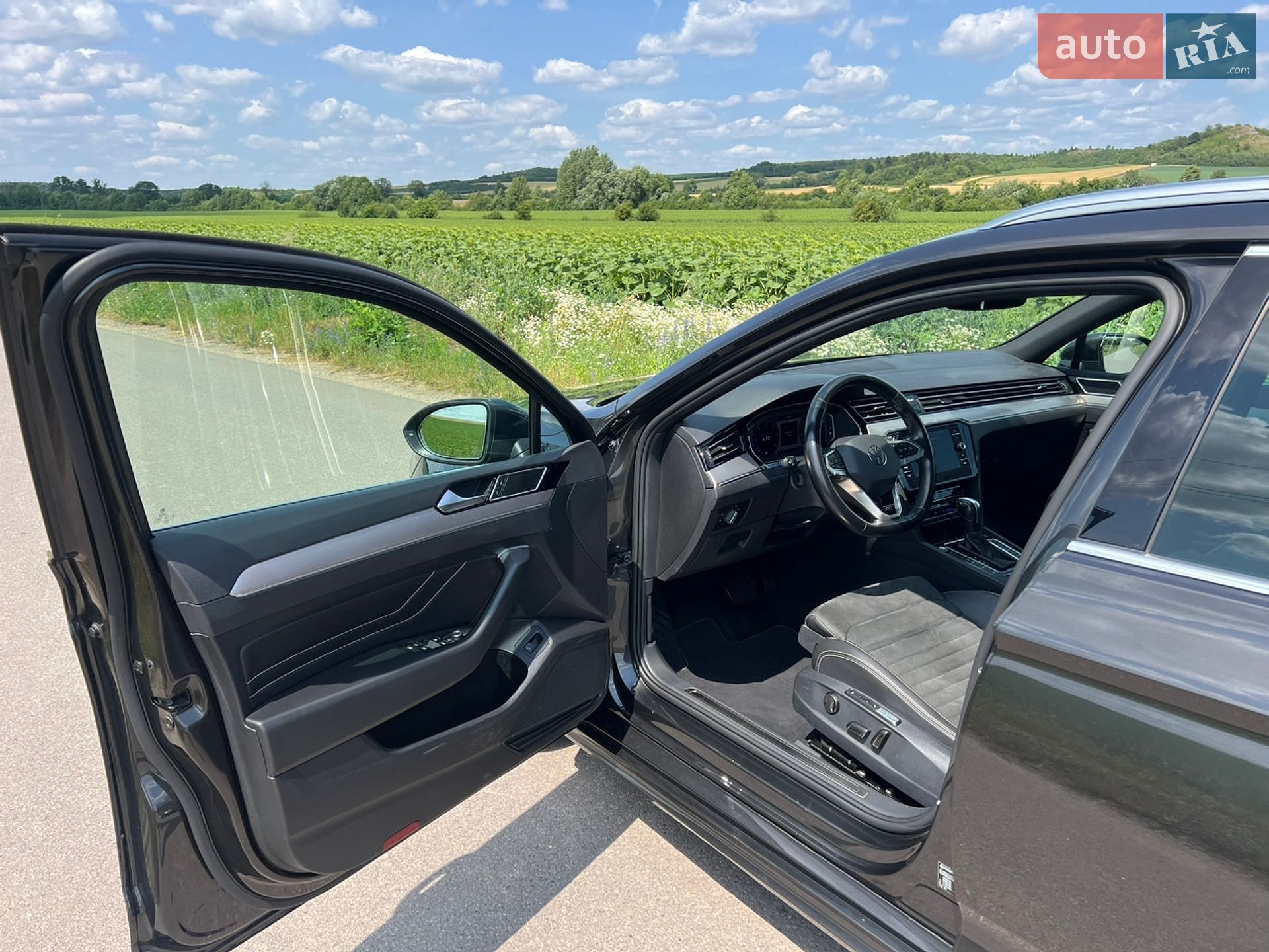 Volkswagen Passat 2021 VIN WVWZZZ3CZME096823 фото оголошення 10 з 51