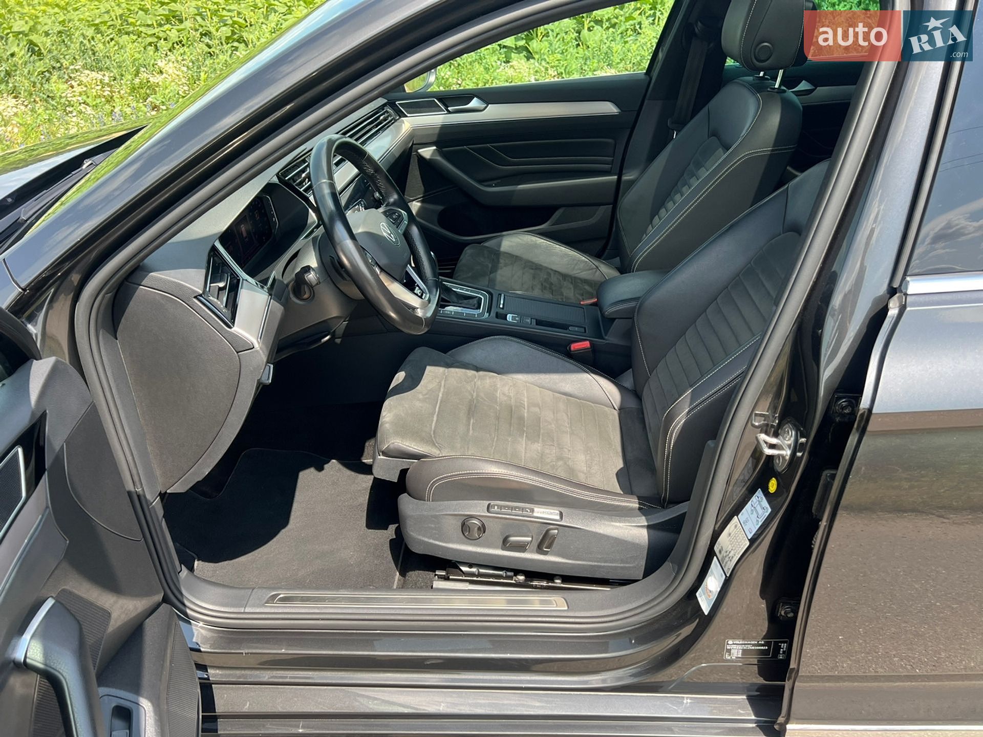 Volkswagen Passat 2021 VIN WVWZZZ3CZME096823 фото оголошення 13 з 51