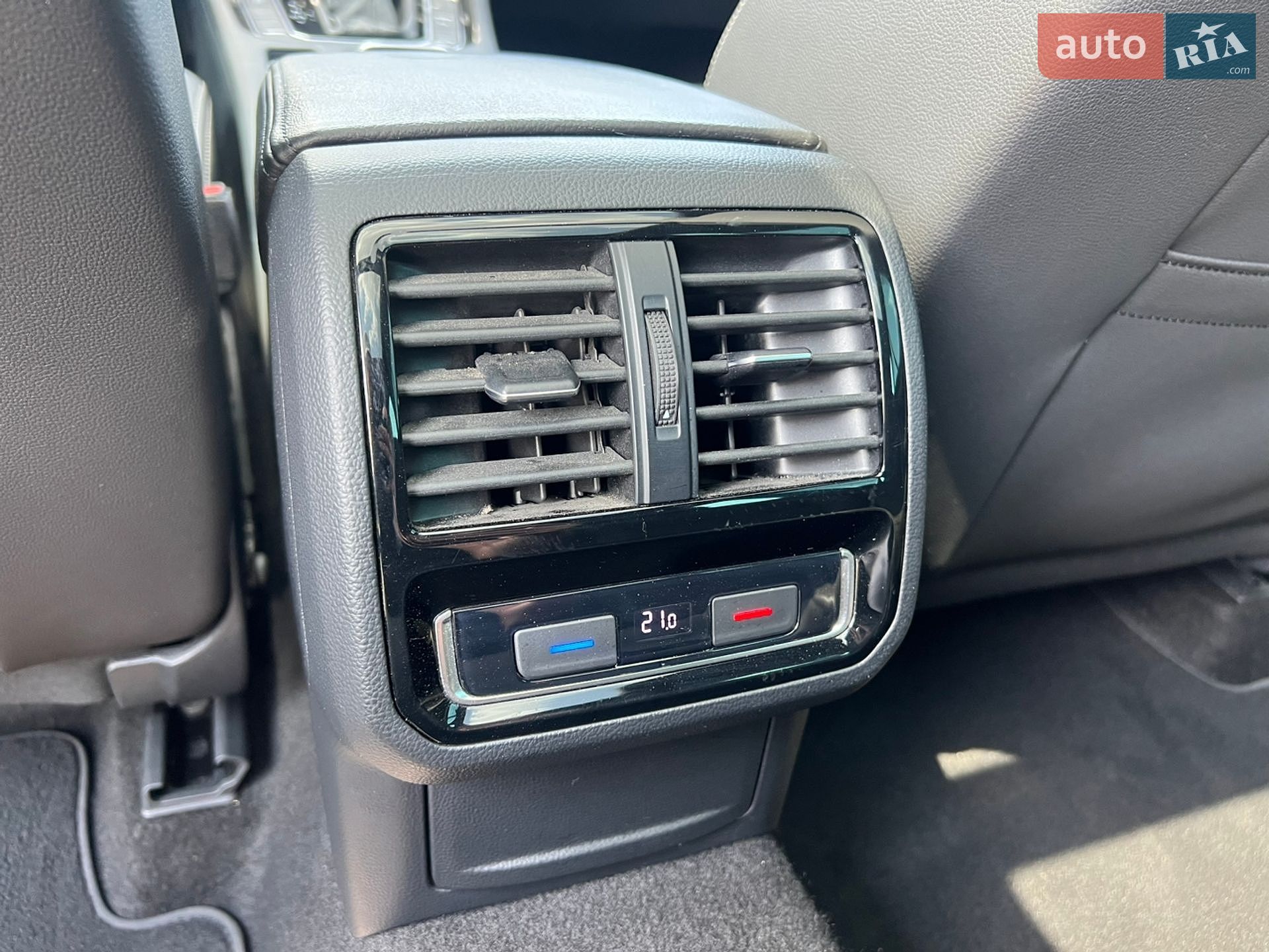 Volkswagen Passat 2021 VIN WVWZZZ3CZME096823 фото оголошення 24 з 51