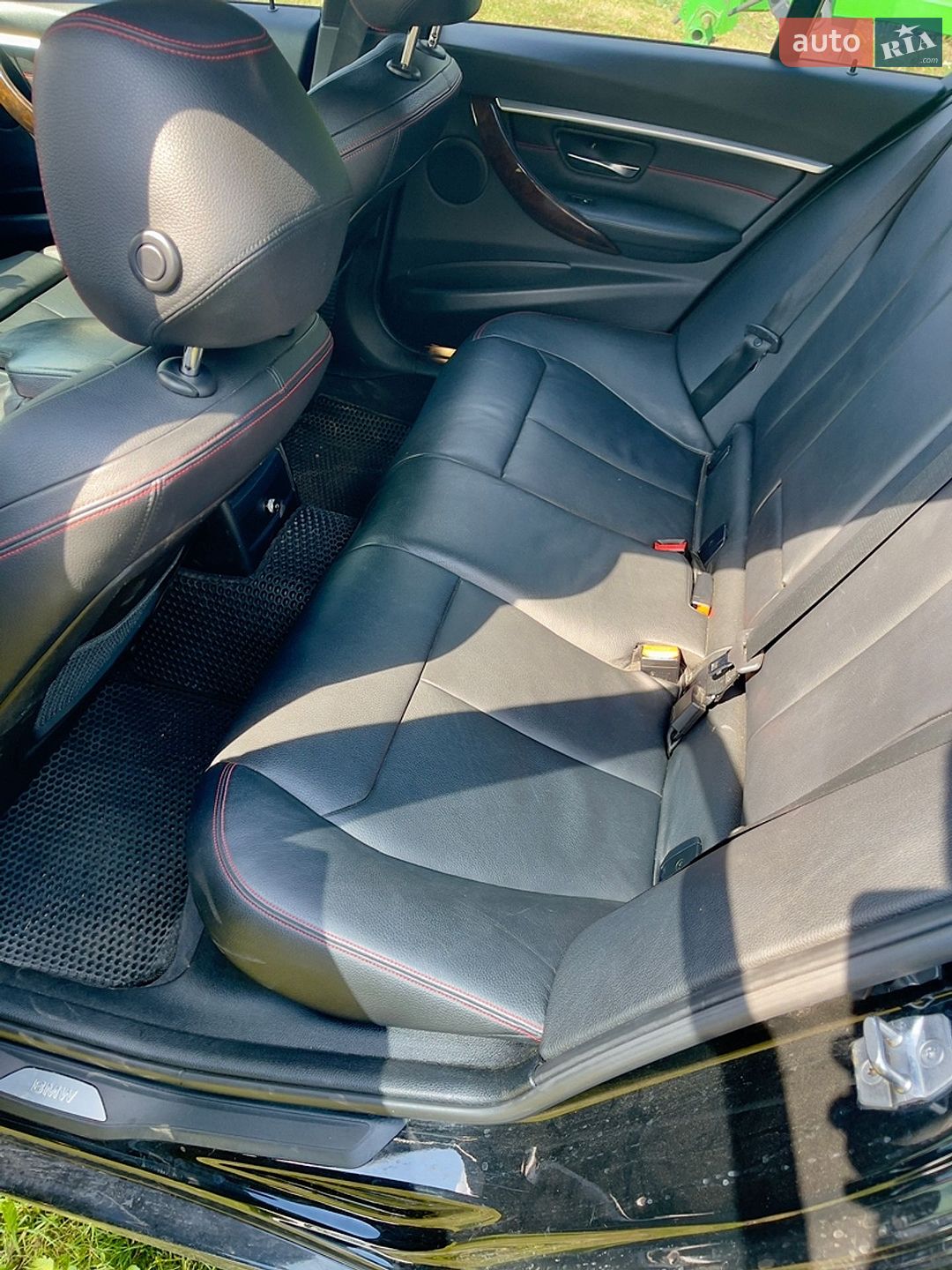 BMW 3 Series 2015 VIN WBA8E9C54GK643575 фото оголошення 7 з 10