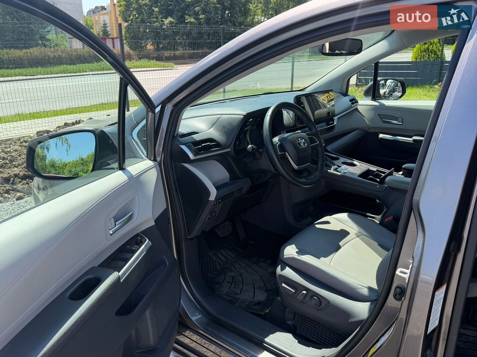 Toyota Sienna 2021 VIN 5TDYSKFC6MS012649 фото оголошення 15 з 23