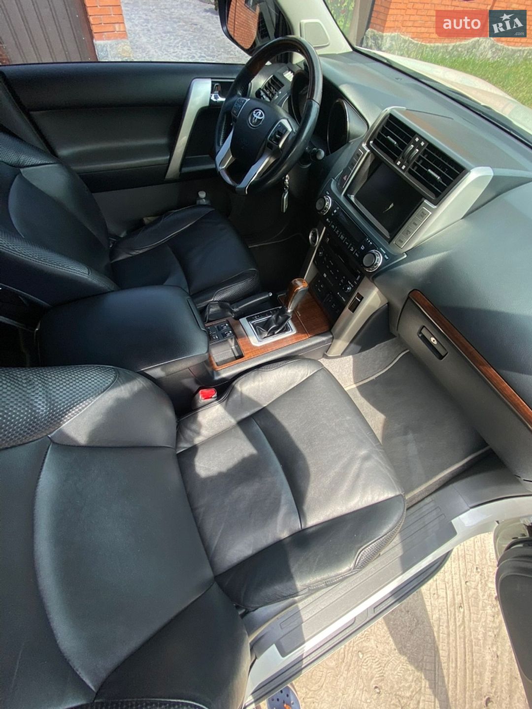 Toyota Land Cruiser Prado 2010 VIN JTEBU3FJX05009947 фото оголошення 4 з 11