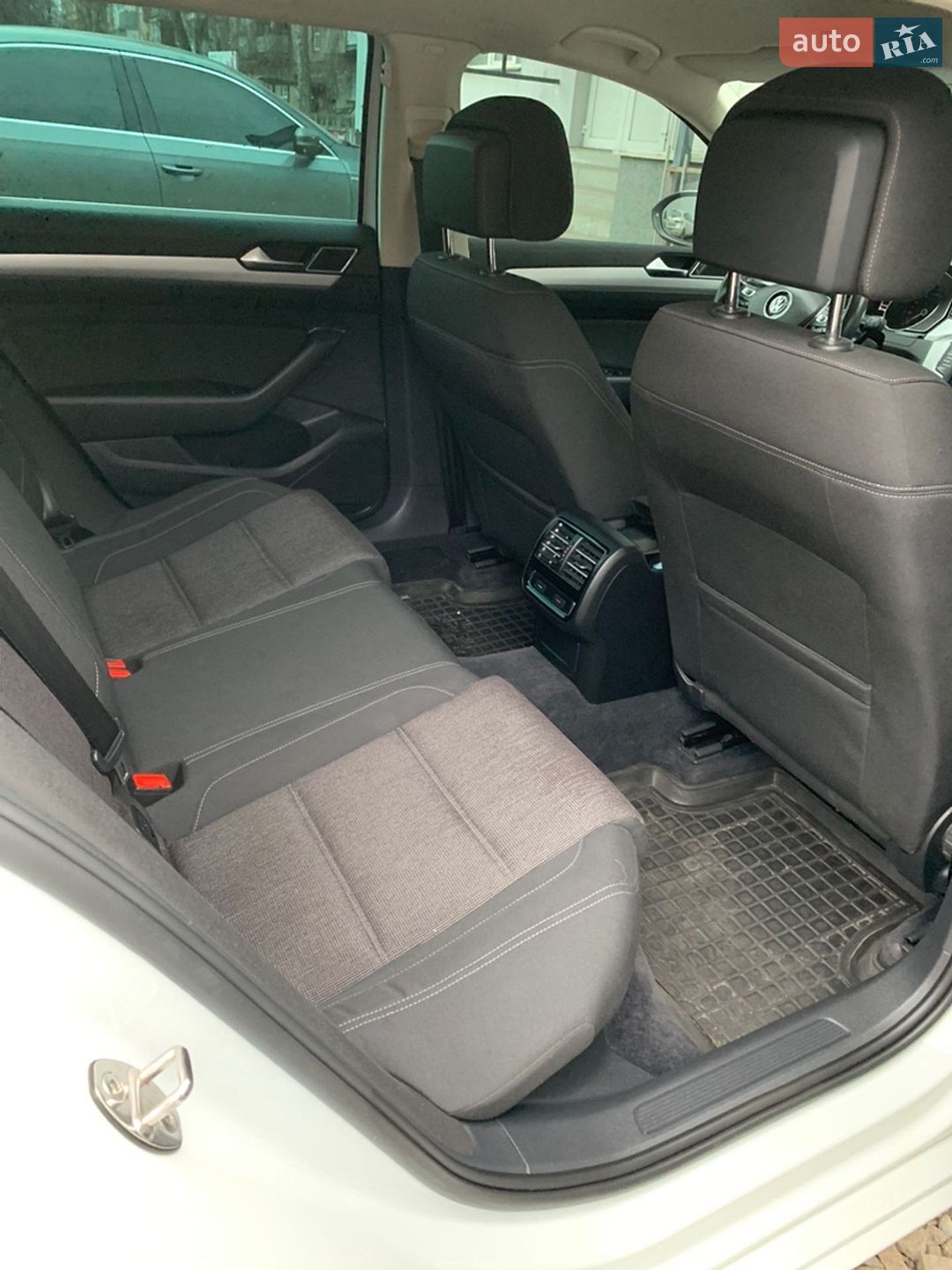 Volkswagen Passat 2016 VIN WVWZZZ3CZGE143715 фото оголошення 8 з 10