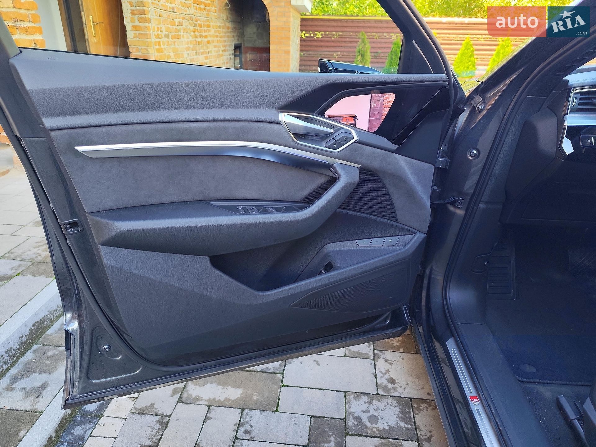 Audi e-tron 2021 VIN WAUZZZGE0MB042677 фото оголошення 46 з 53