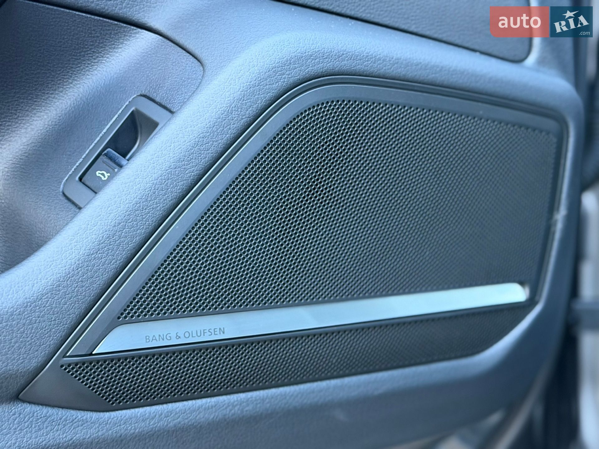 Audi A6 2019 VIN WAUM2AF29KN115256 фото оголошення 14 з 59