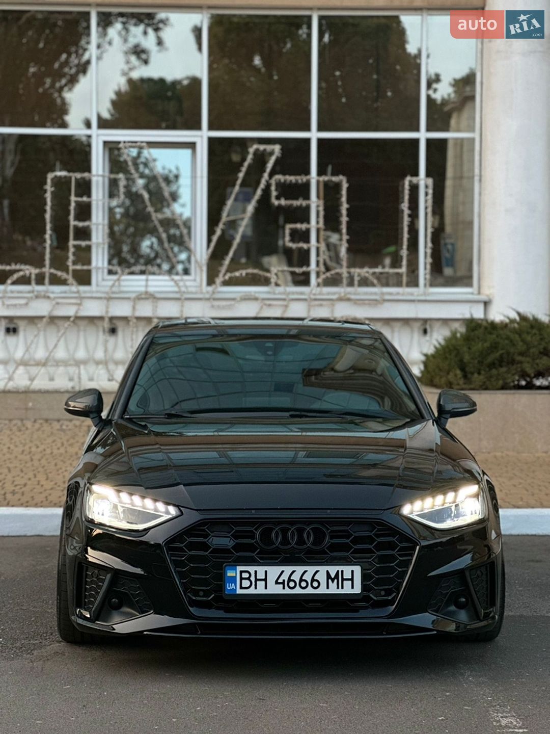 Audi S4 2019 VIN WAUB4AF45KA098059 фото оголошення 4 з 52