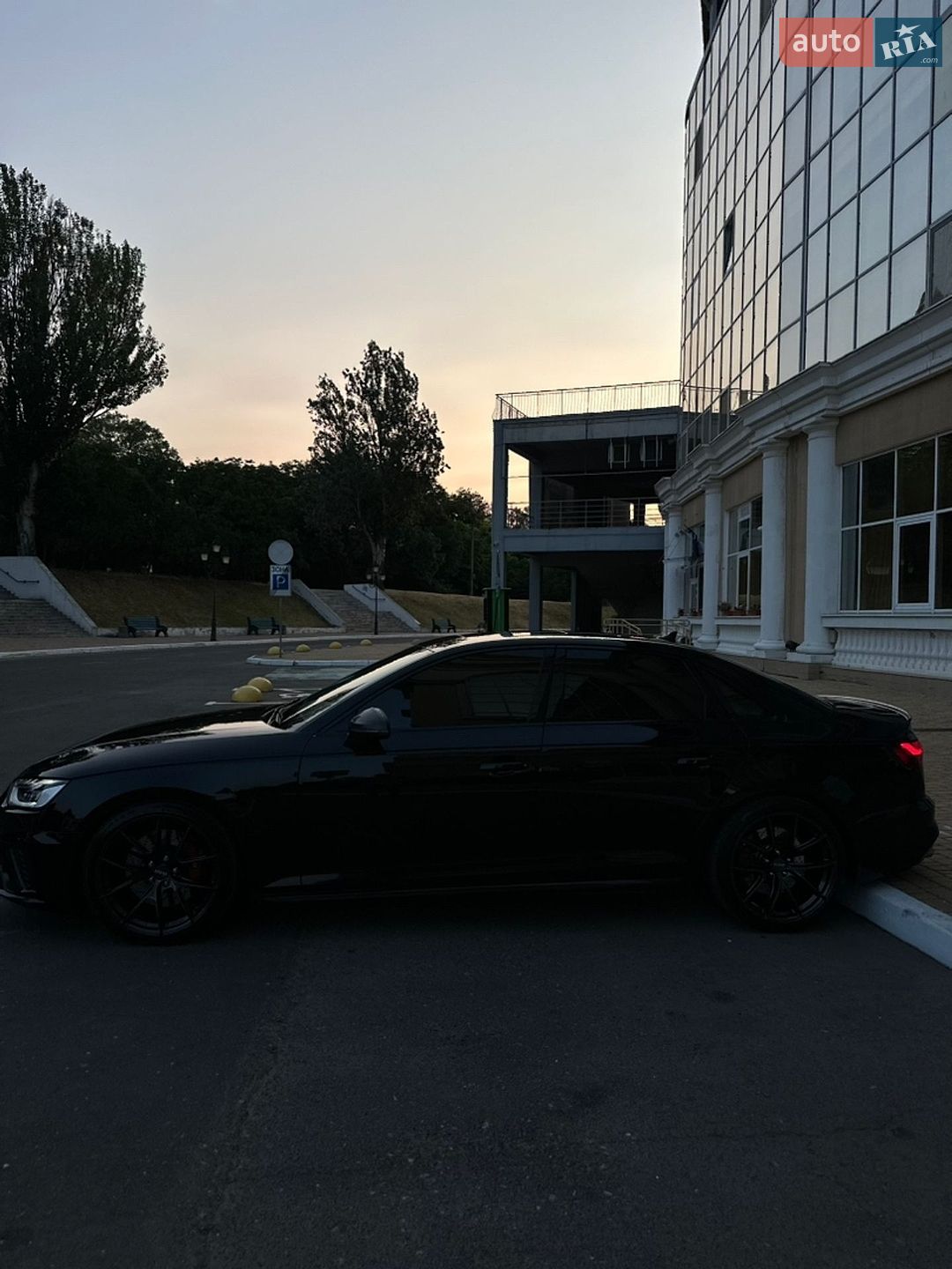 Audi S4 2019 VIN WAUB4AF45KA098059 фото оголошення 12 з 52