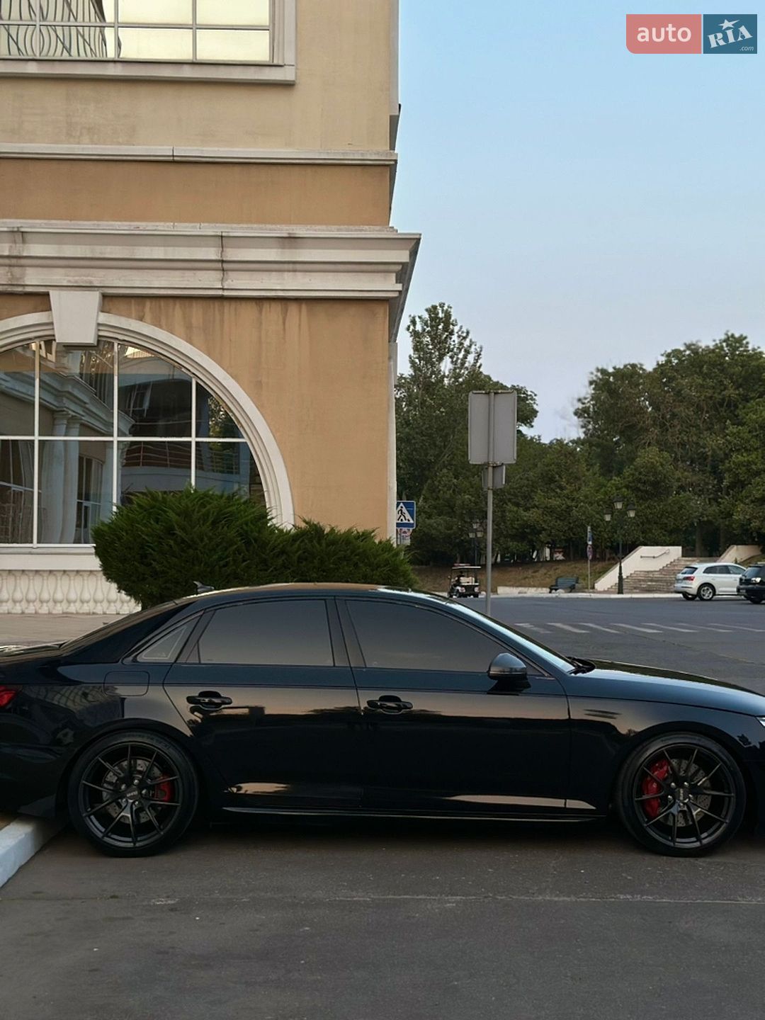 Audi S4 2019 VIN WAUB4AF45KA098059 фото оголошення 16 з 52