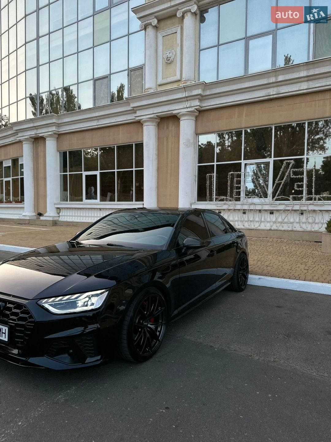 Audi S4 2019 VIN WAUB4AF45KA098059 фото оголошення 25 з 52