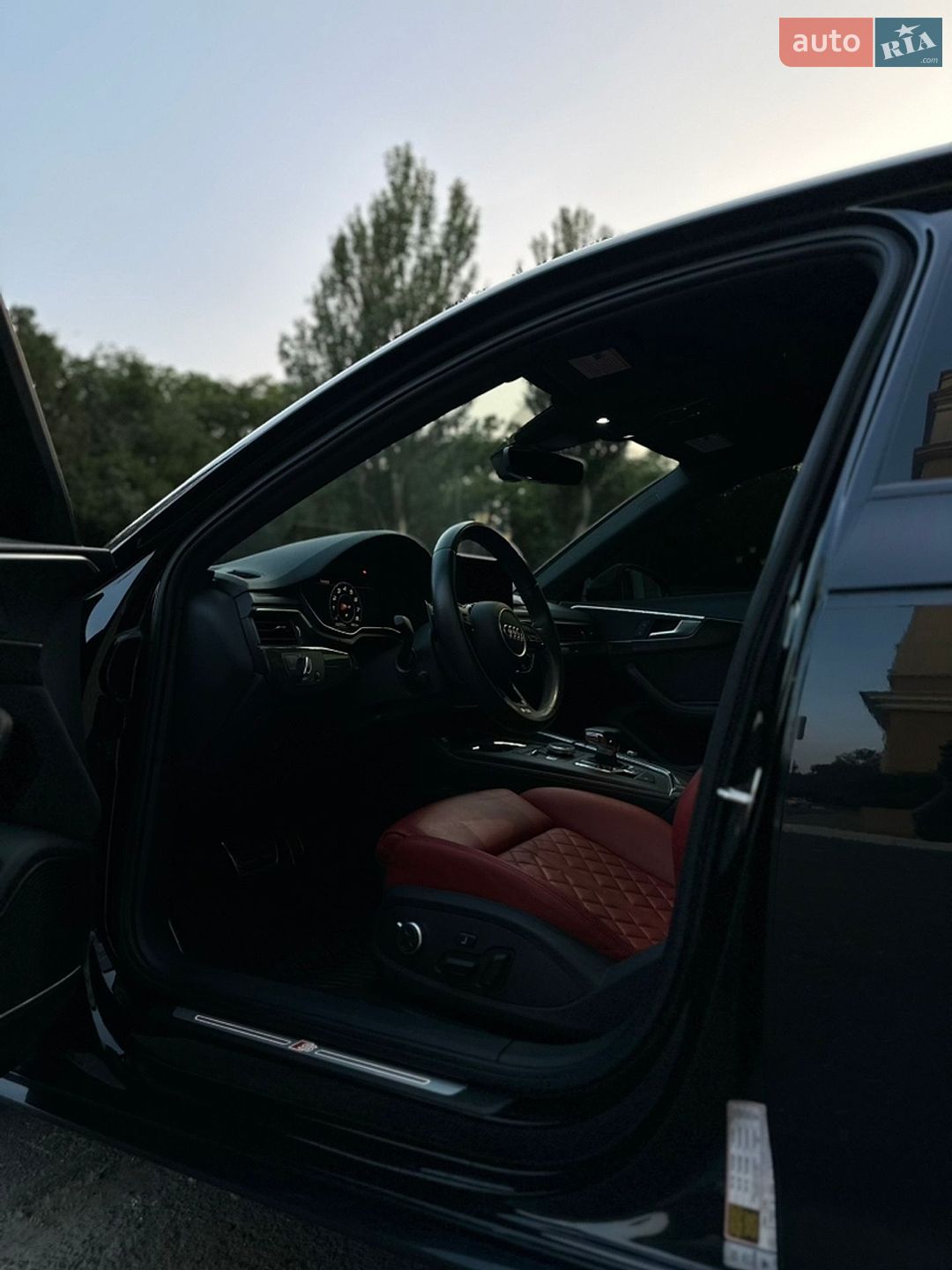 Audi S4 2019 VIN WAUB4AF45KA098059 фото оголошення 26 з 52