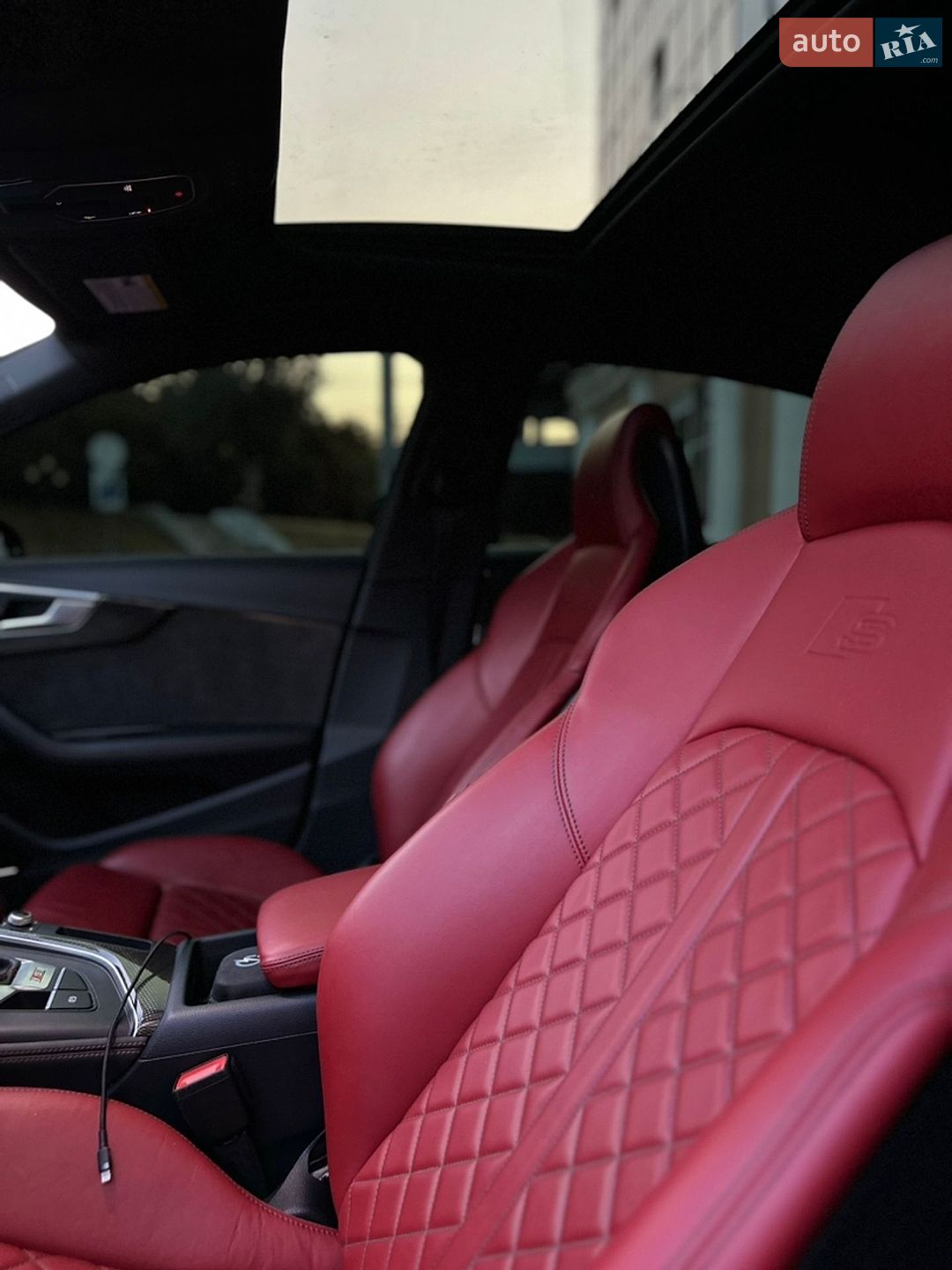 Audi S4 2019 VIN WAUB4AF45KA098059 фото оголошення 32 з 52