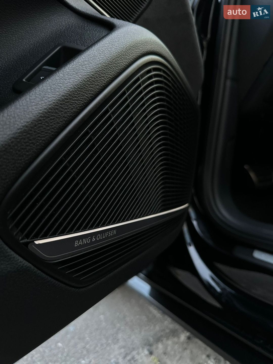 Audi S4 2019 VIN WAUB4AF45KA098059 фото оголошення 35 з 52