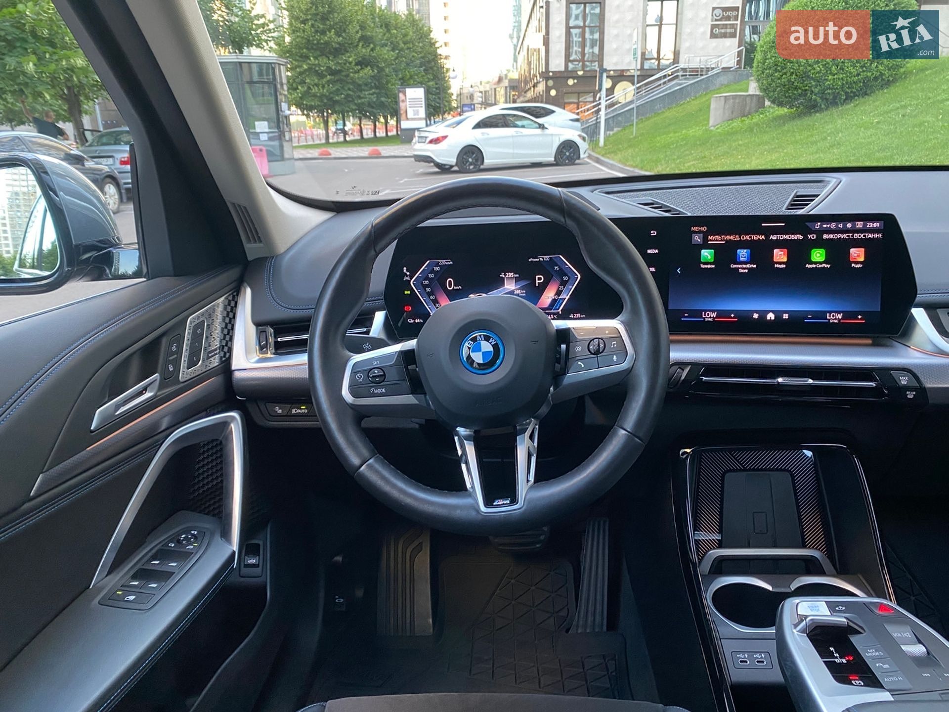 BMW iX1 2023 VIN LBV51FX0XRM717648 фото оголошення 3 з 14