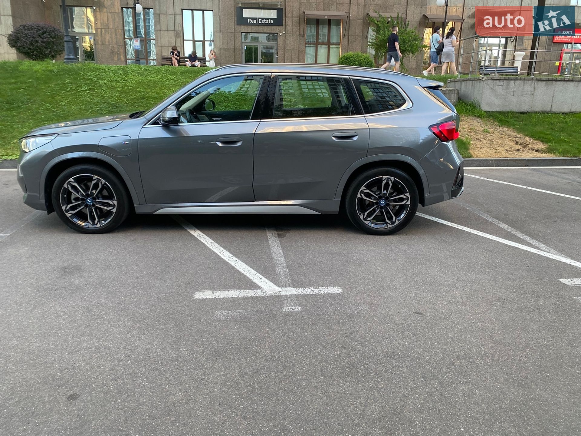 BMW iX1 2023 VIN LBV51FX0XRM717648 фото оголошення 12 з 14