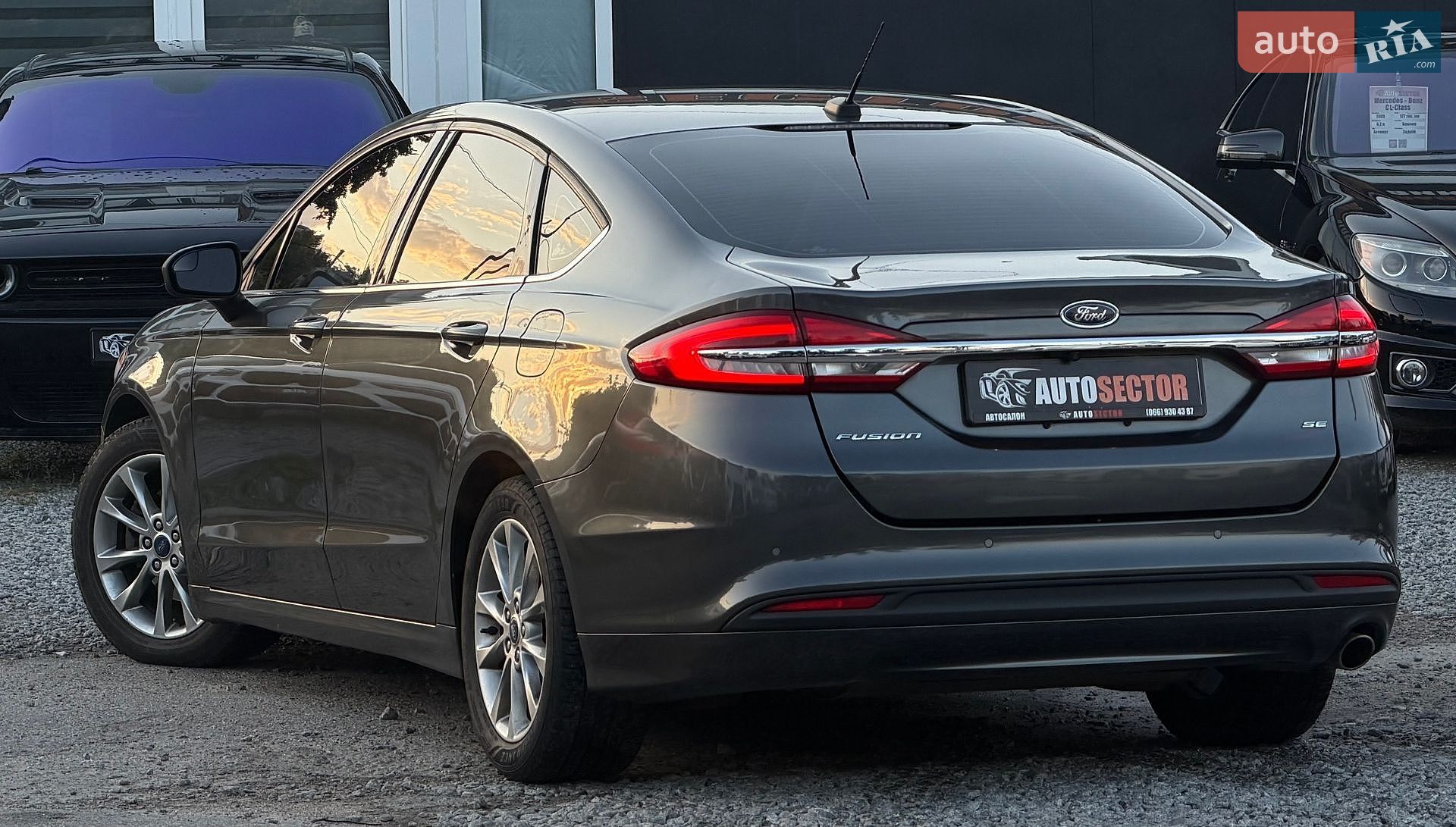 Ford Fusion 2017 VIN 3FA6P0H74HR351597 фото оголошення 4 з 37