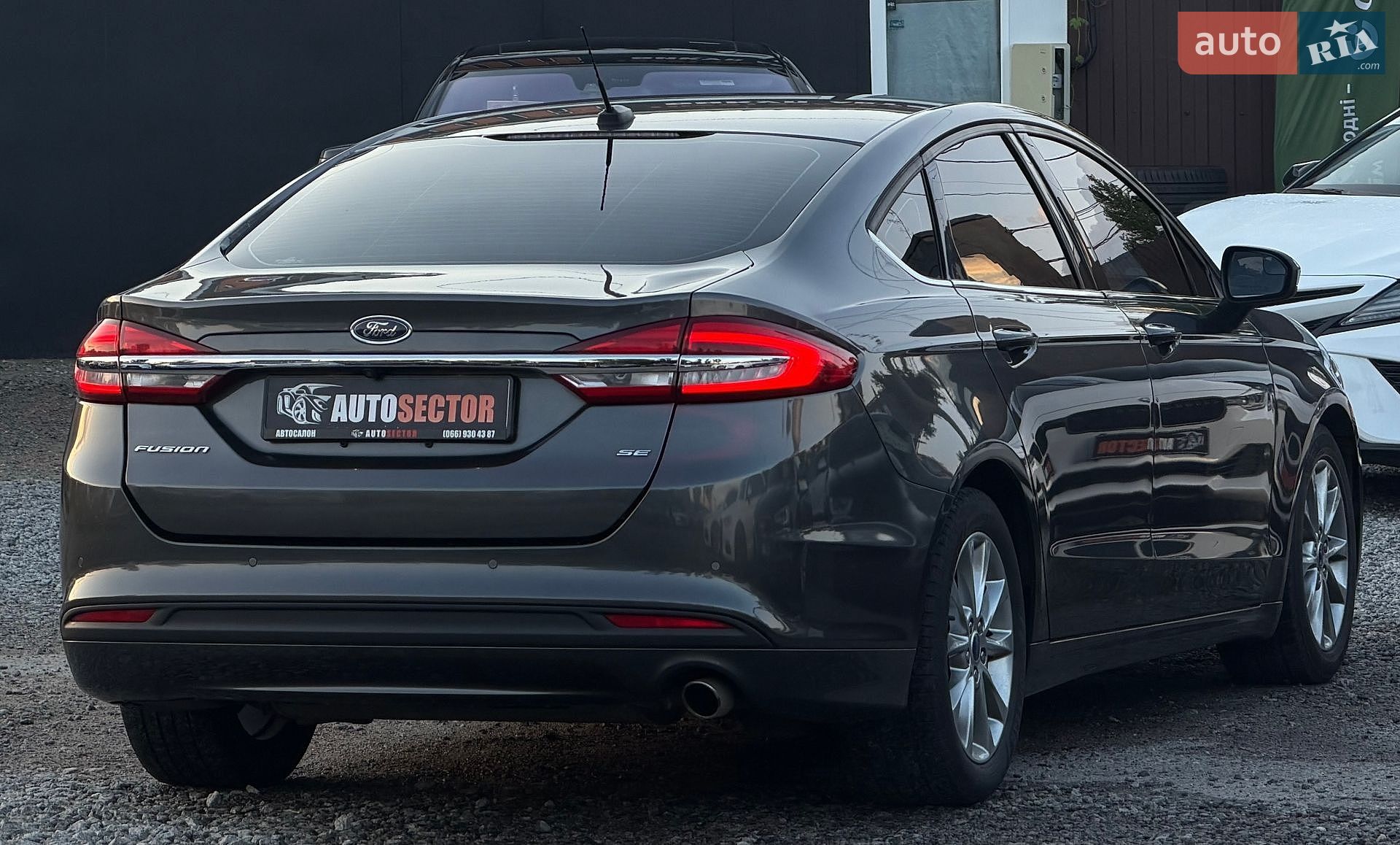 Ford Fusion 2017 VIN 3FA6P0H74HR351597 фото оголошення 7 з 37