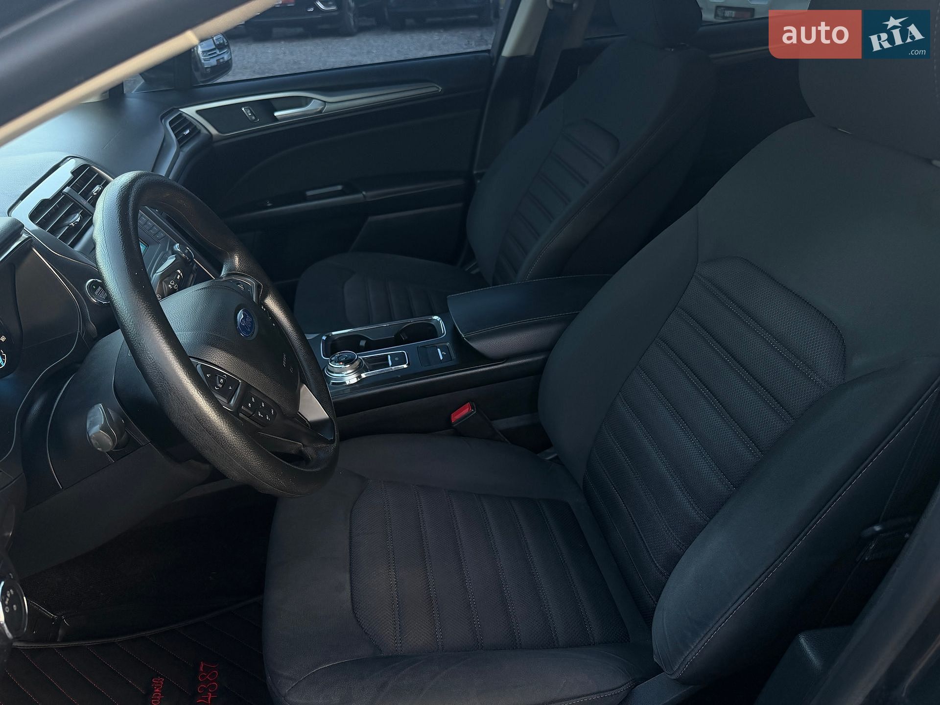 Ford Fusion 2017 VIN 3FA6P0H74HR351597 фото оголошення 11 з 37