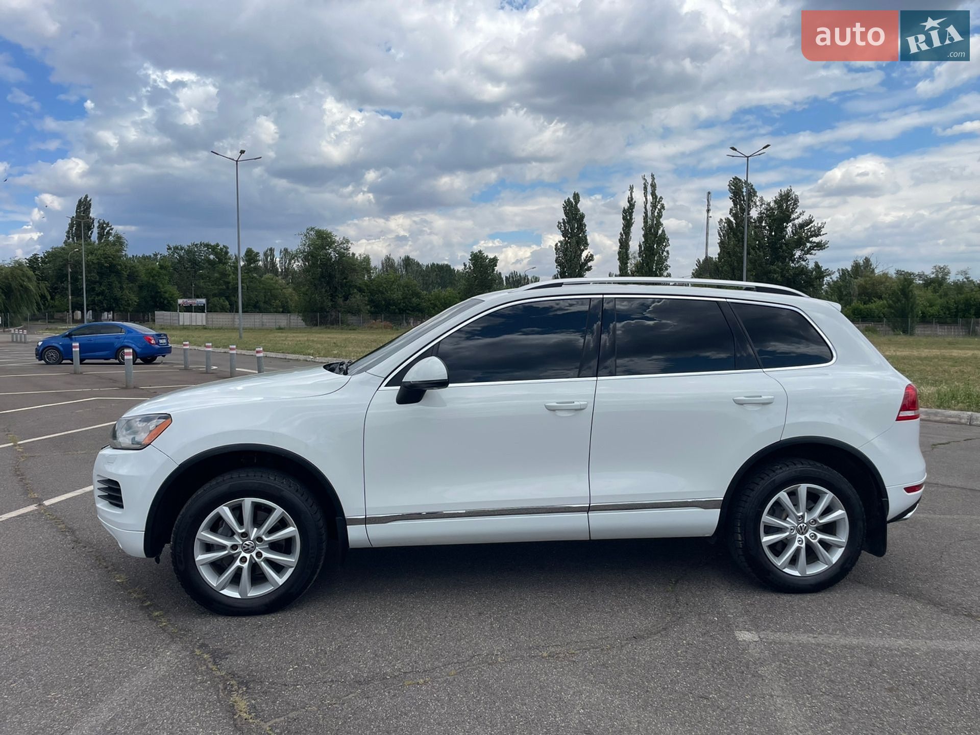 Volkswagen Touareg 2012 VIN WVGEK9BP0CD008042 фото оголошення 3 з 10