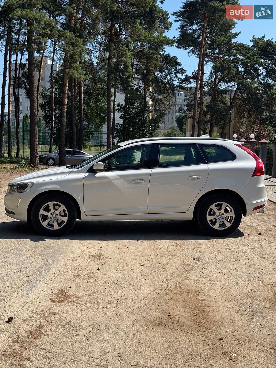 Volvo Xc60 2017 VIN YV1DZARCDH2152784 фото оголошення 8 з 26