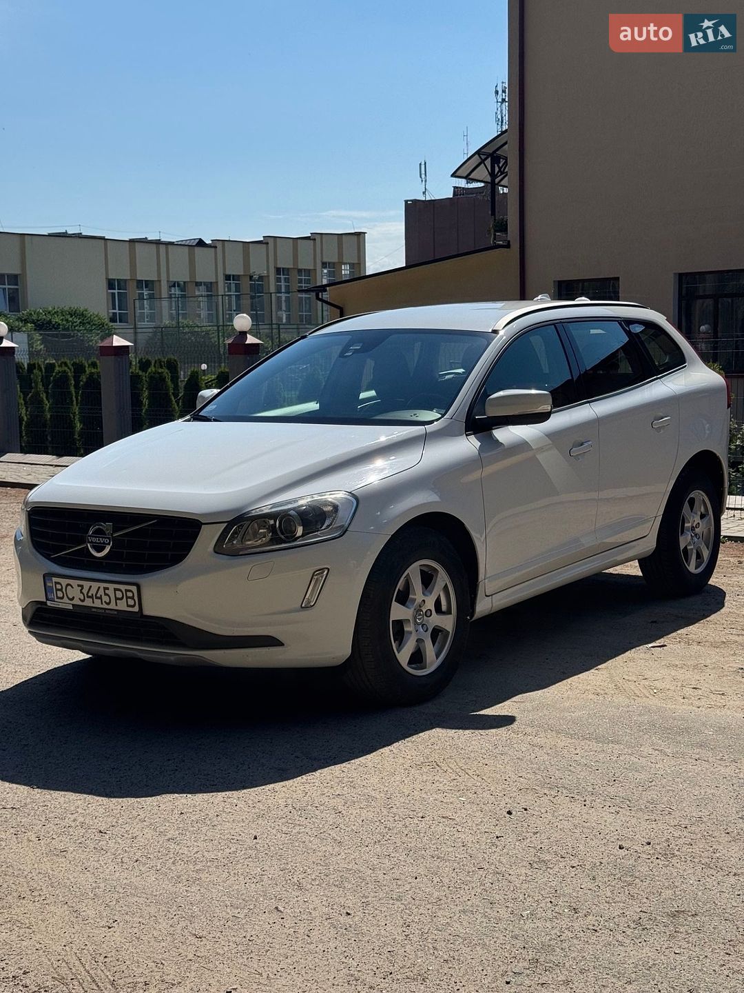 Volvo Xc60 2017 VIN YV1DZARCDH2152784 фото оголошення 9 з 26