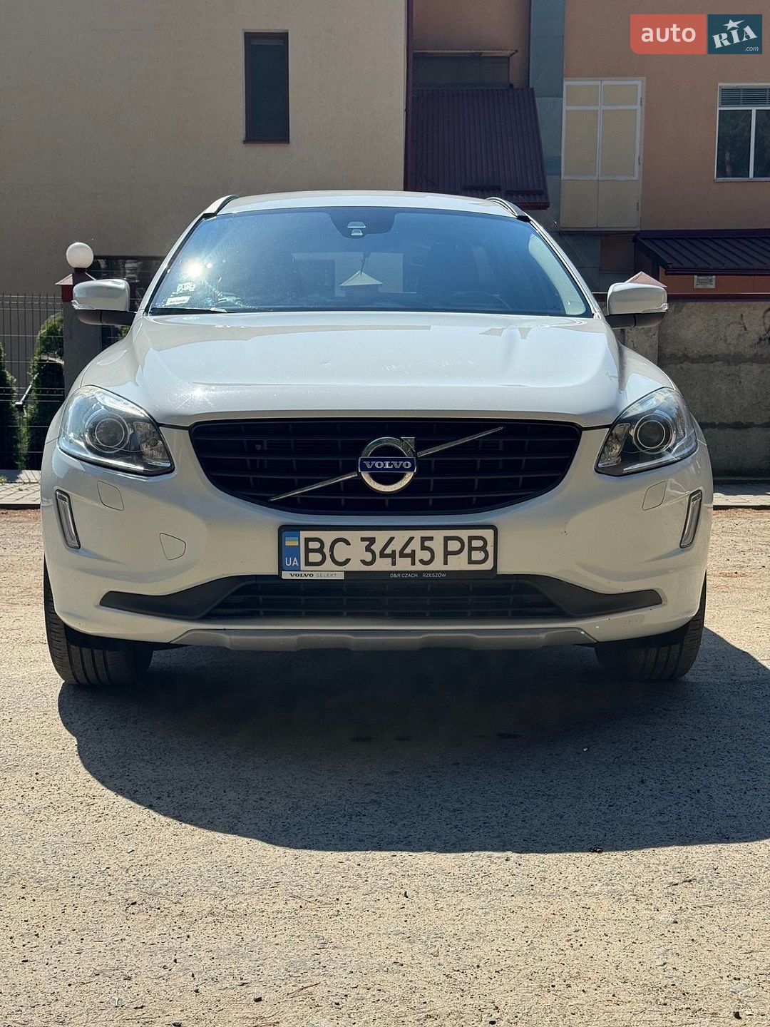 Volvo Xc60 2017 VIN YV1DZARCDH2152784 фото оголошення 3 з 26