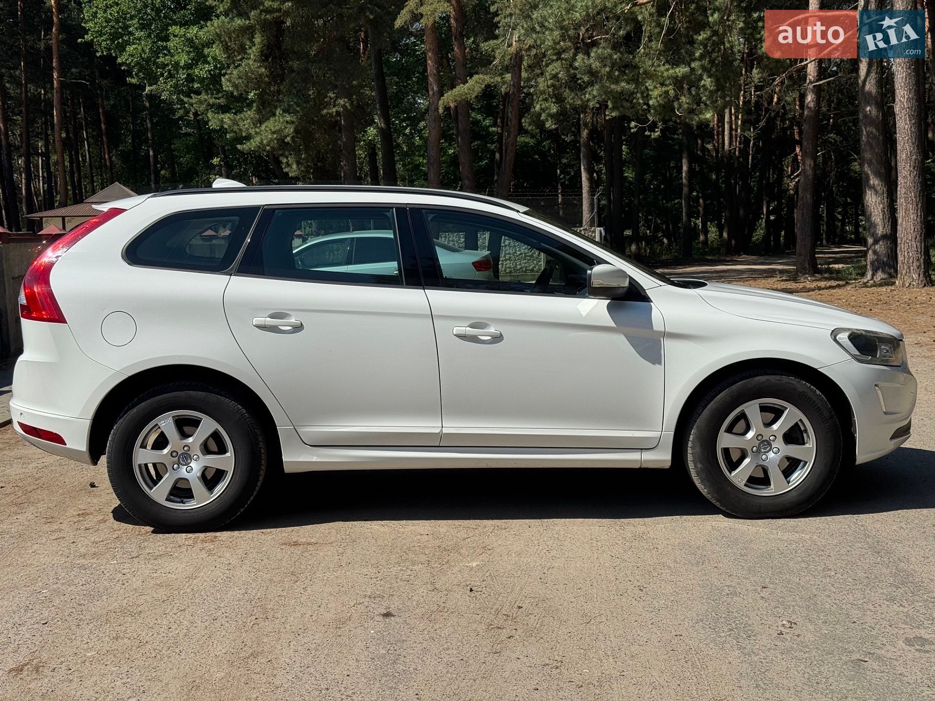 Volvo Xc60 2017 VIN YV1DZARCDH2152784 фото оголошення 4 з 26