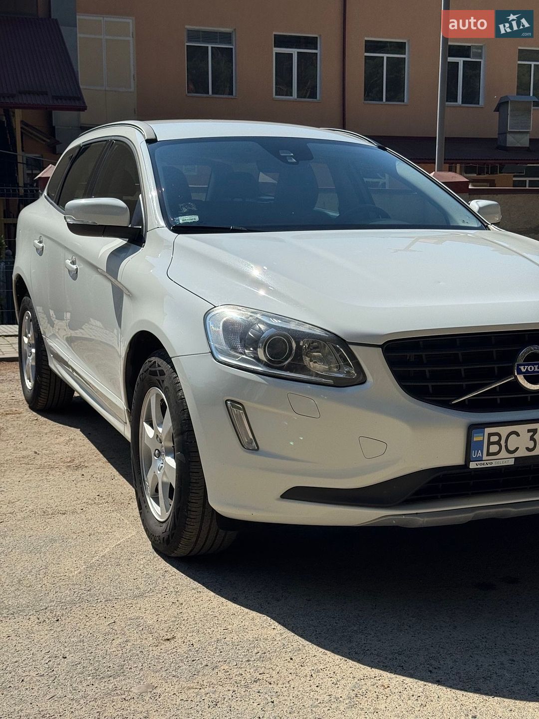 Volvo Xc60 2017 VIN YV1DZARCDH2152784 фото оголошення 10 з 26