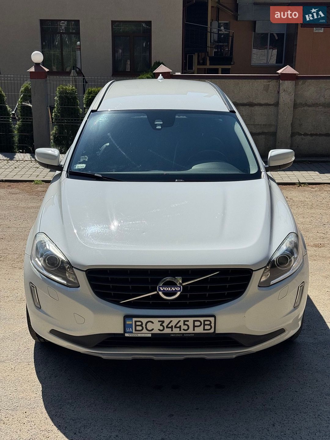 Volvo Xc60 2017 VIN YV1DZARCDH2152784 фото оголошення 2 з 26