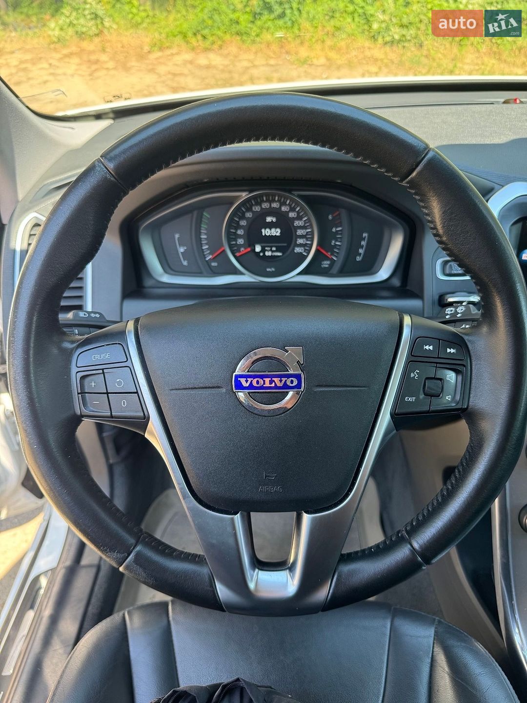 Volvo Xc60 2017 VIN YV1DZARCDH2152784 фото оголошення 17 з 26