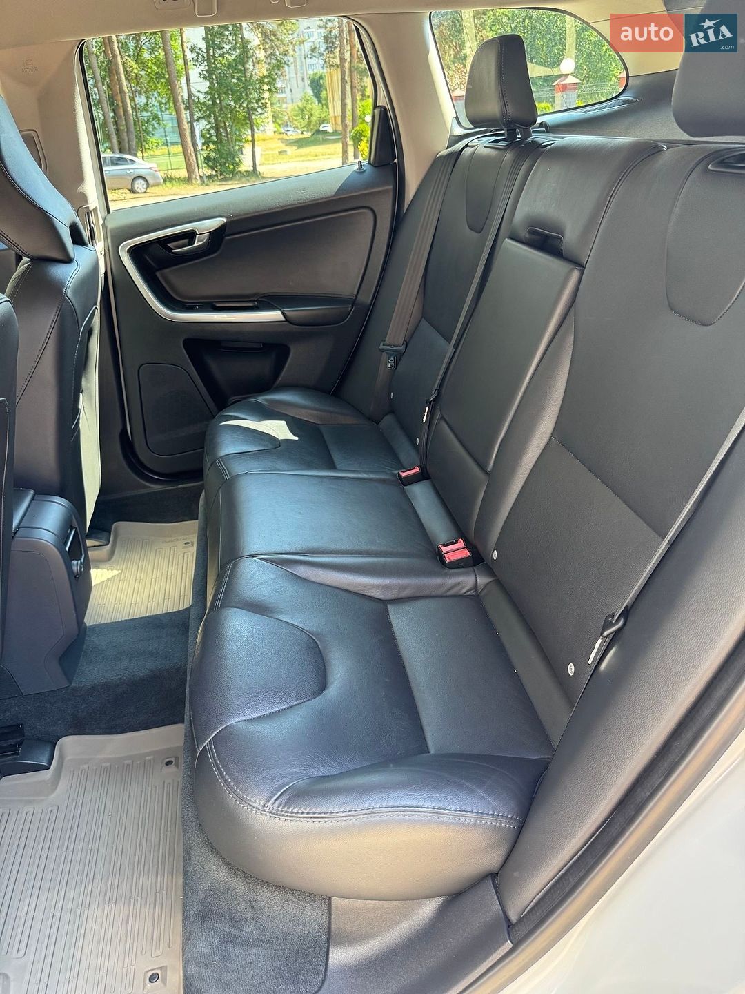 Volvo Xc60 2017 VIN YV1DZARCDH2152784 фото оголошення 21 з 26